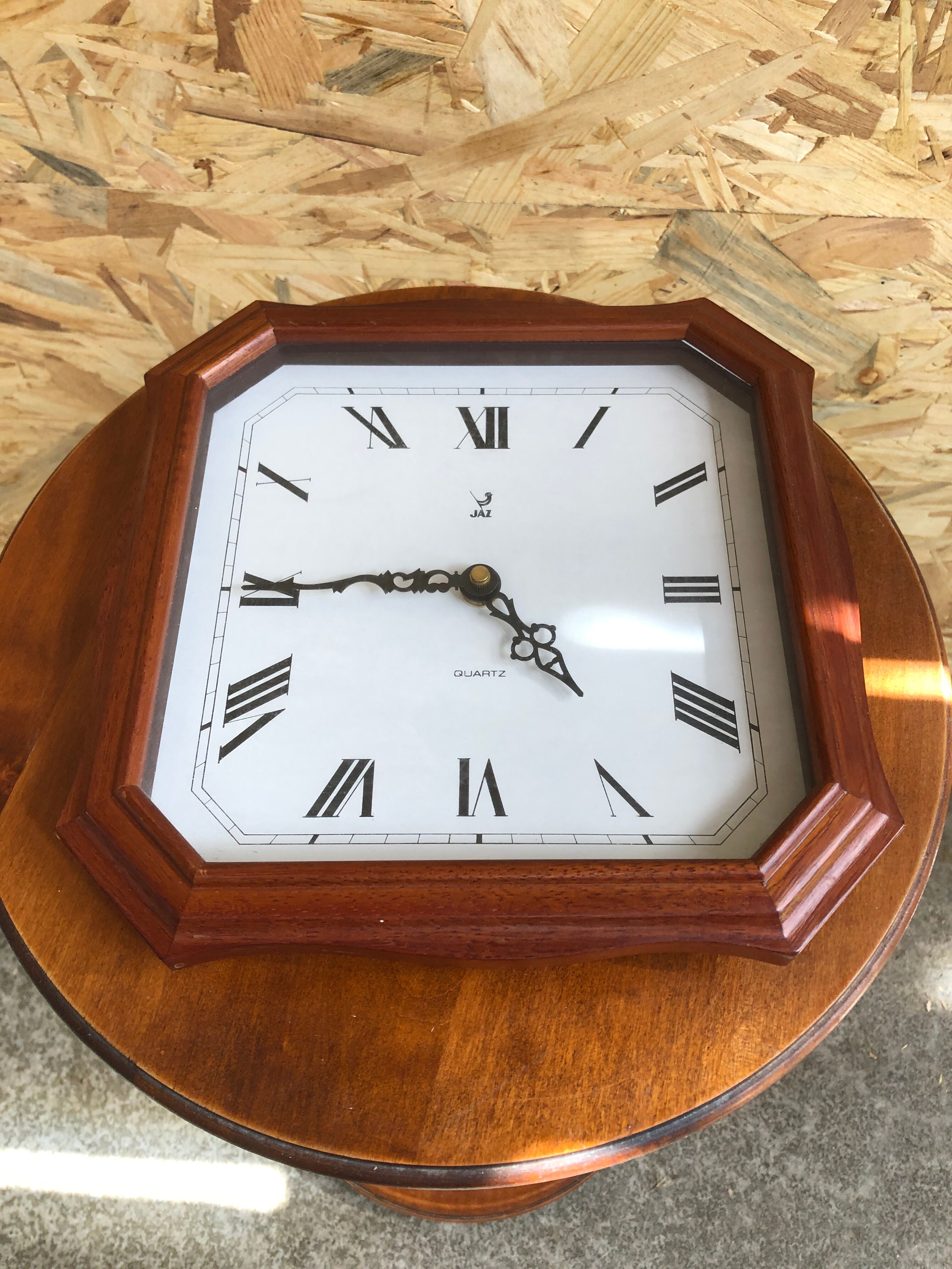 Old clock clock jaz quartz contour wood vintage