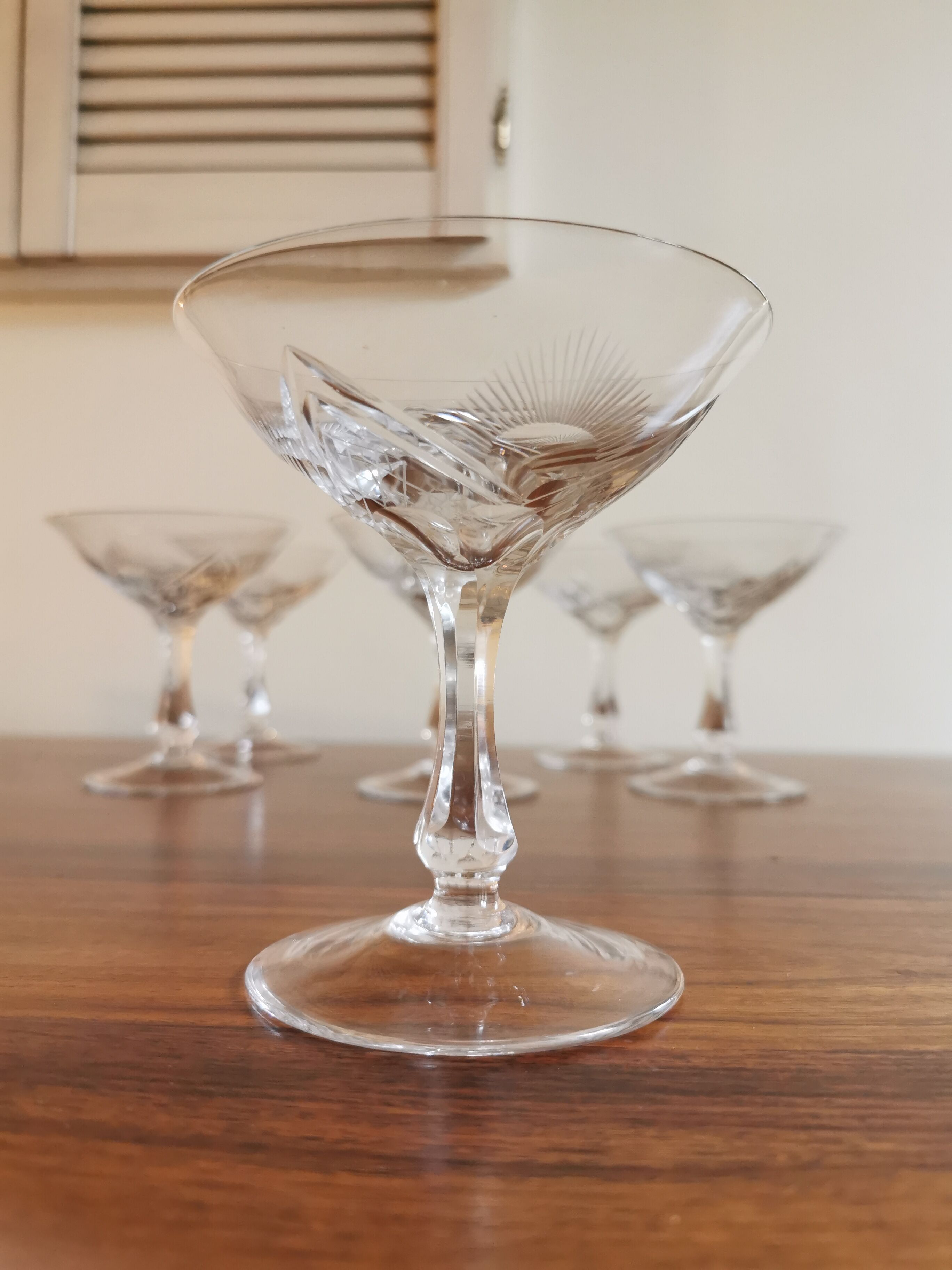 6 glasses of vintage crystal champagne