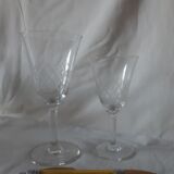 Set of 16 wine glasses