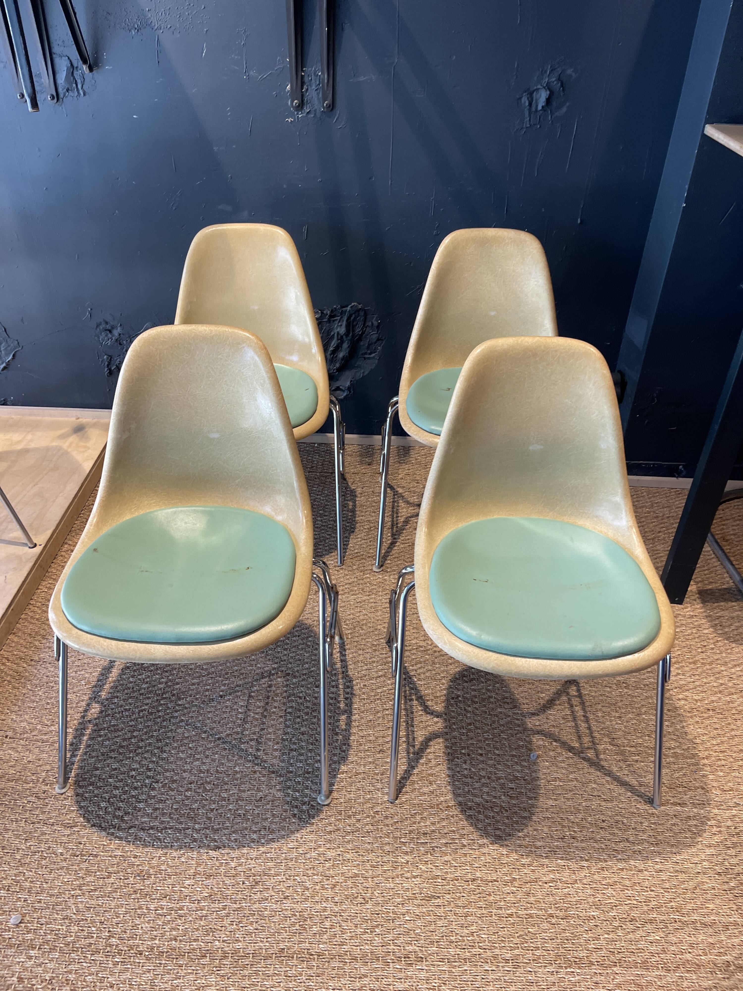 Set of 4 DSS chairs by Eames for Herman Miller, 1950s
