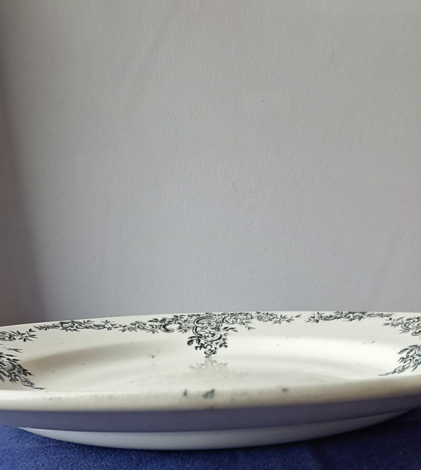 Plat HB&Cie Terre de fer modèle LXV