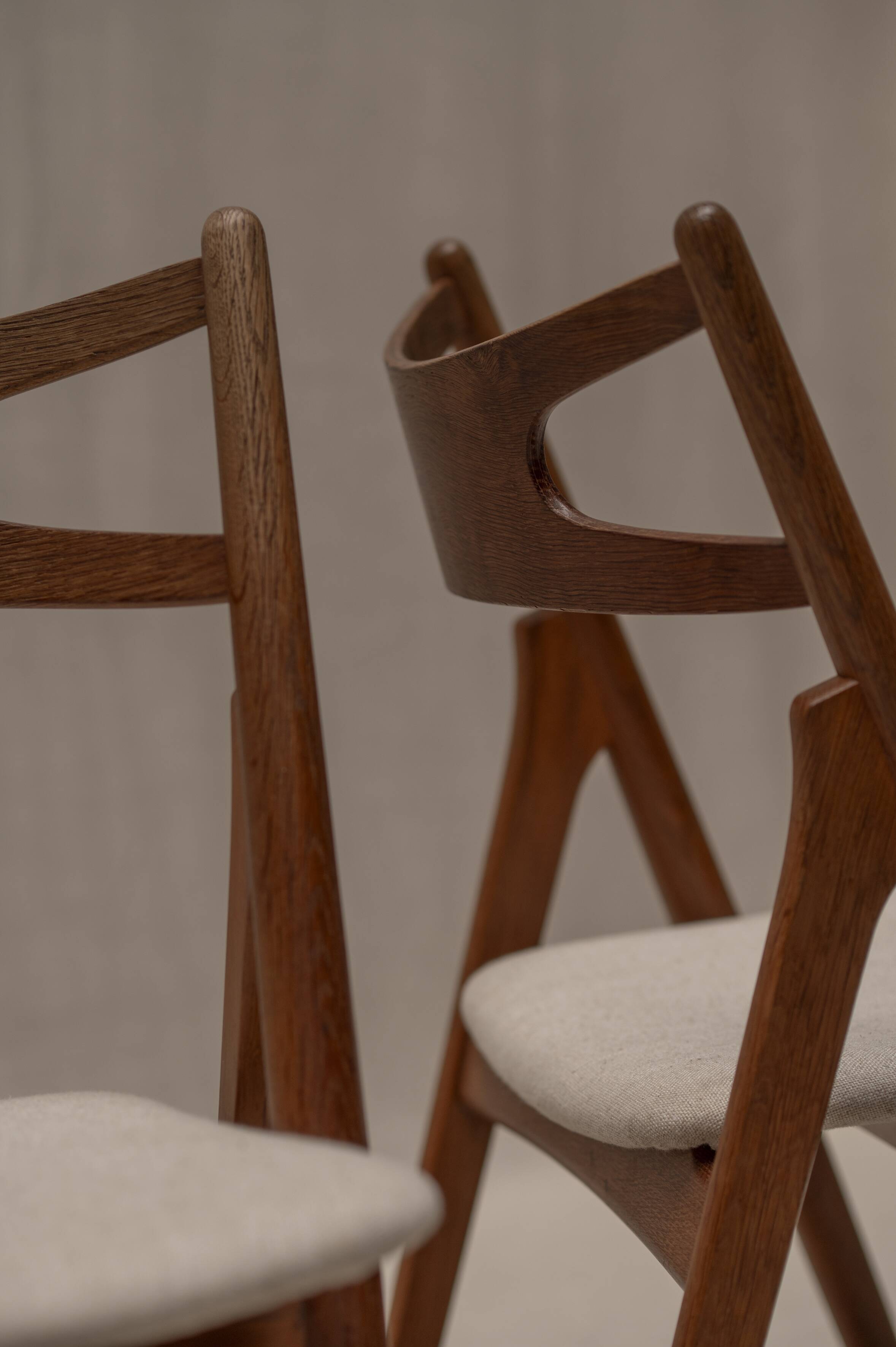 Hans J Wegner 'Sawbuck' CH29 Dining Chairs