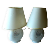 2 bedside lamps made of white ceramic with floral motifs and fabric lampshades, vintage from the 70s