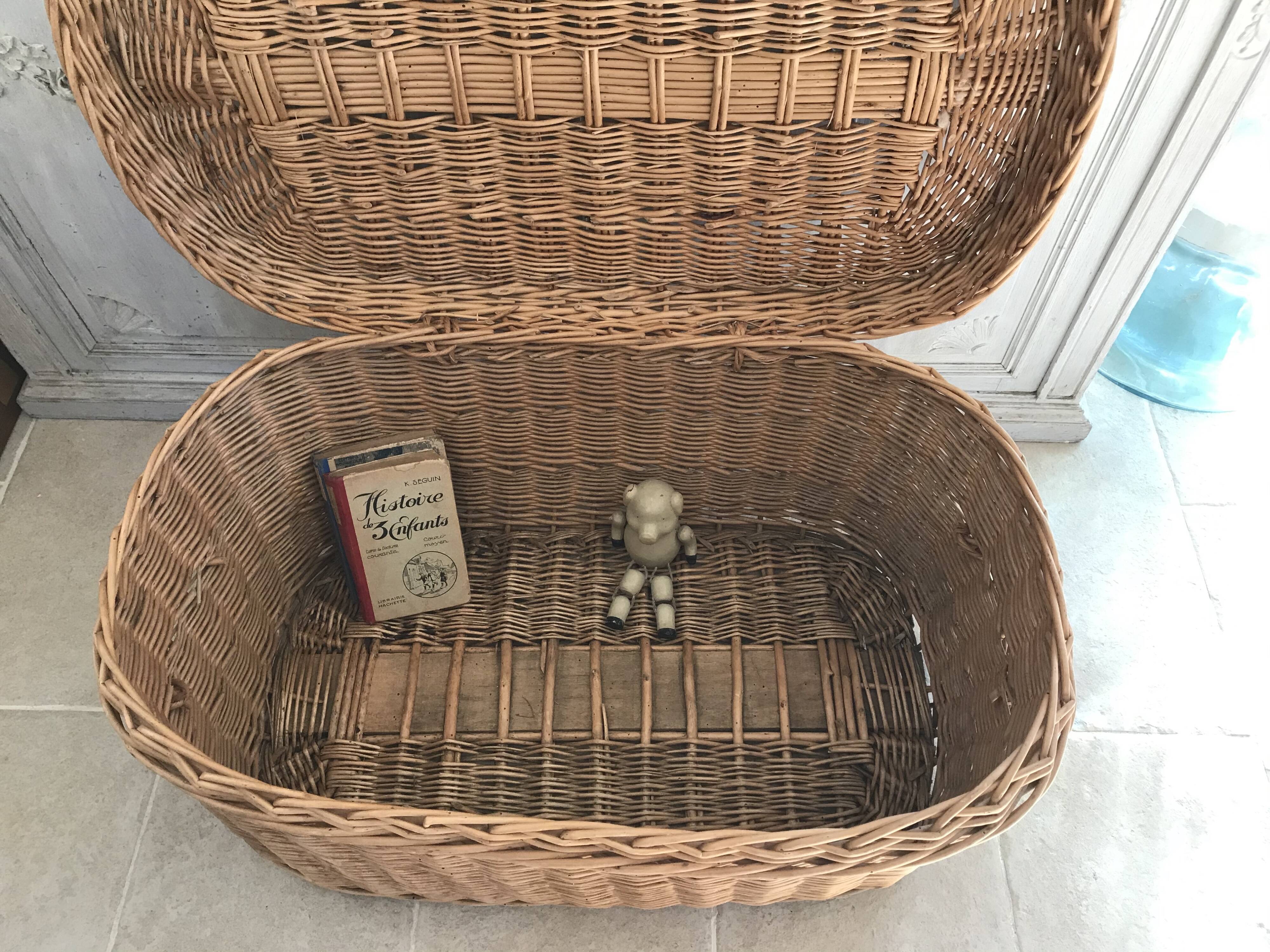 Vintage wicker chest 85 cm