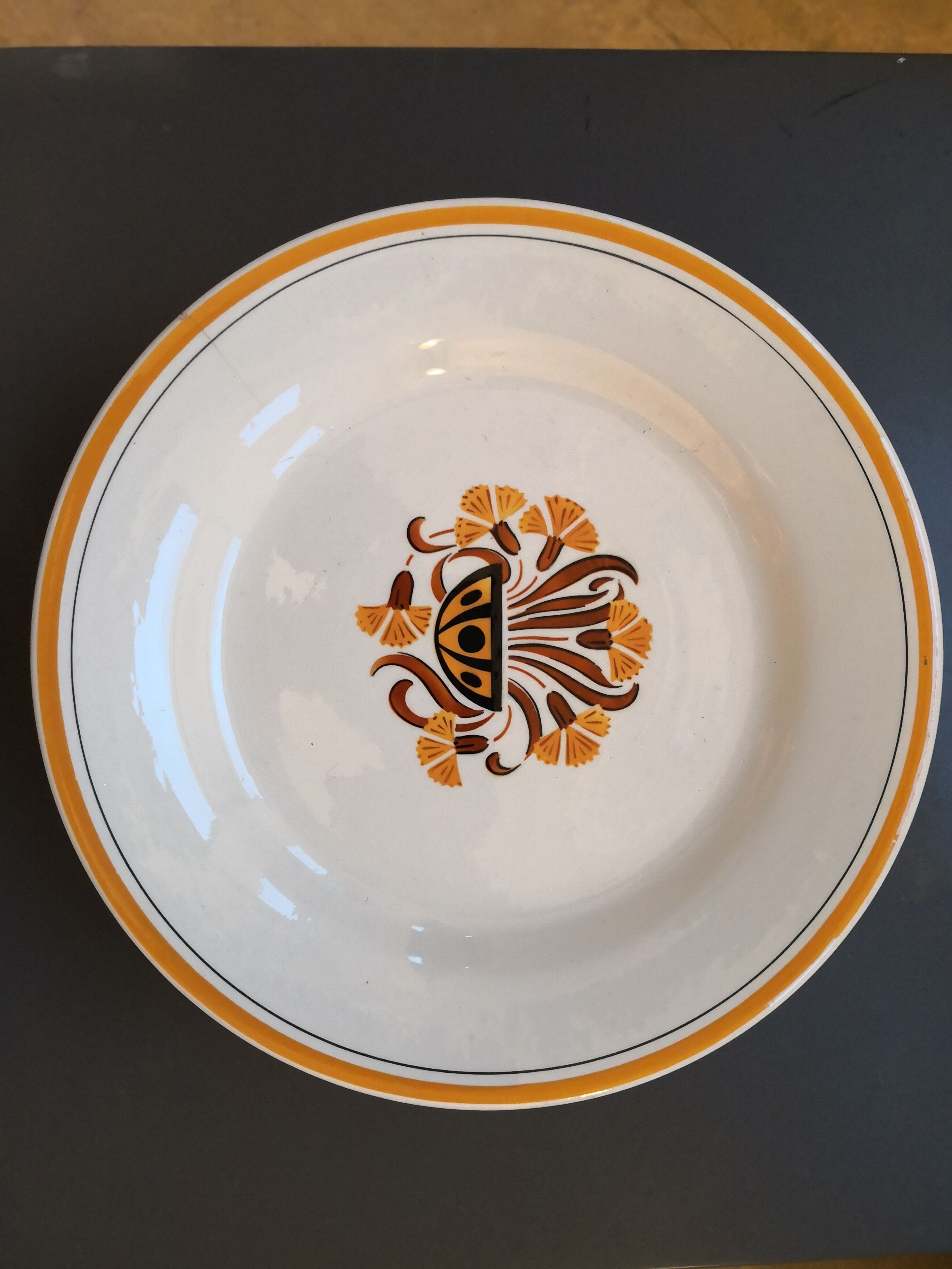 Dish of Creil and Montereau