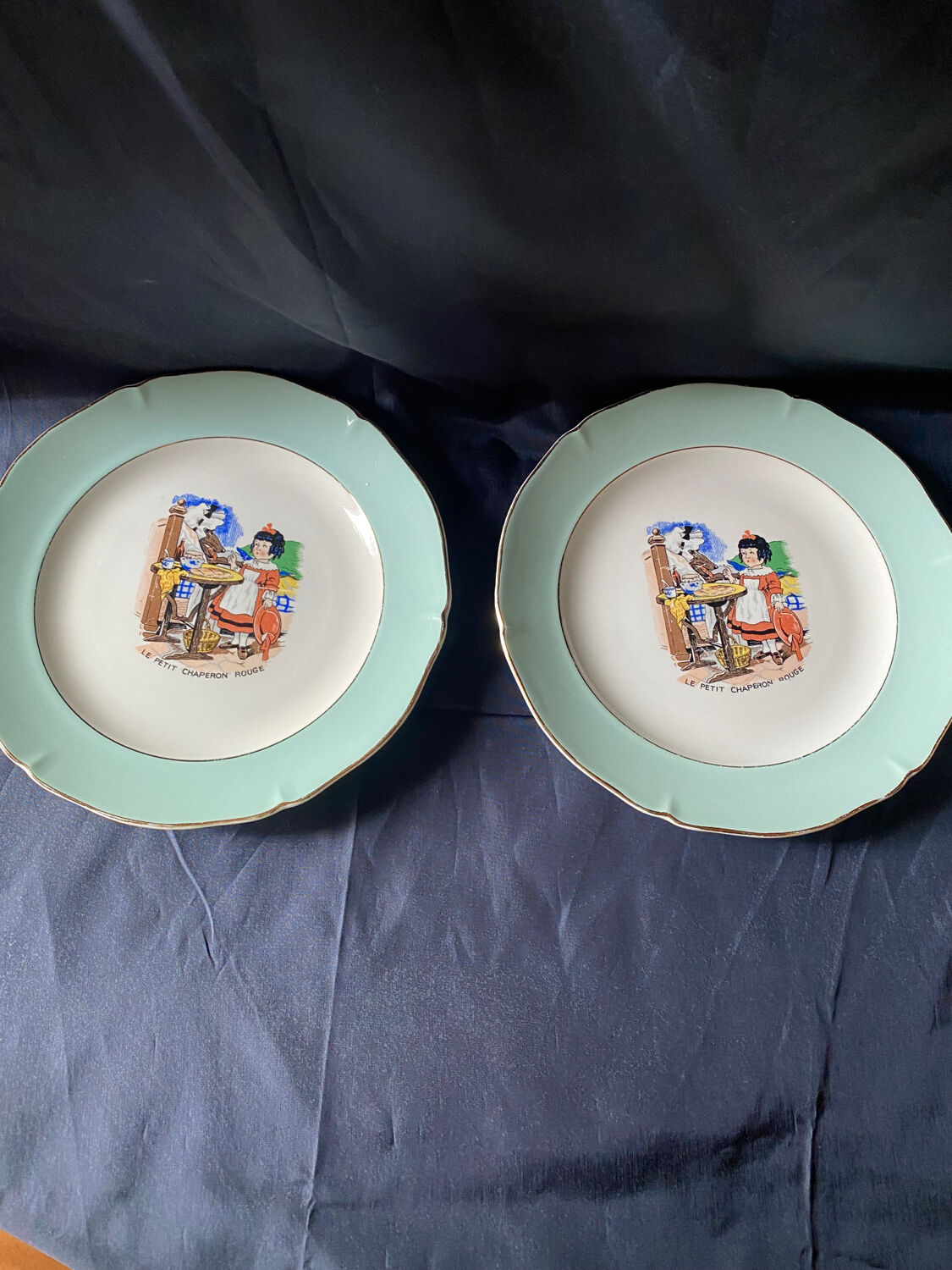 Perrault's tales cake service