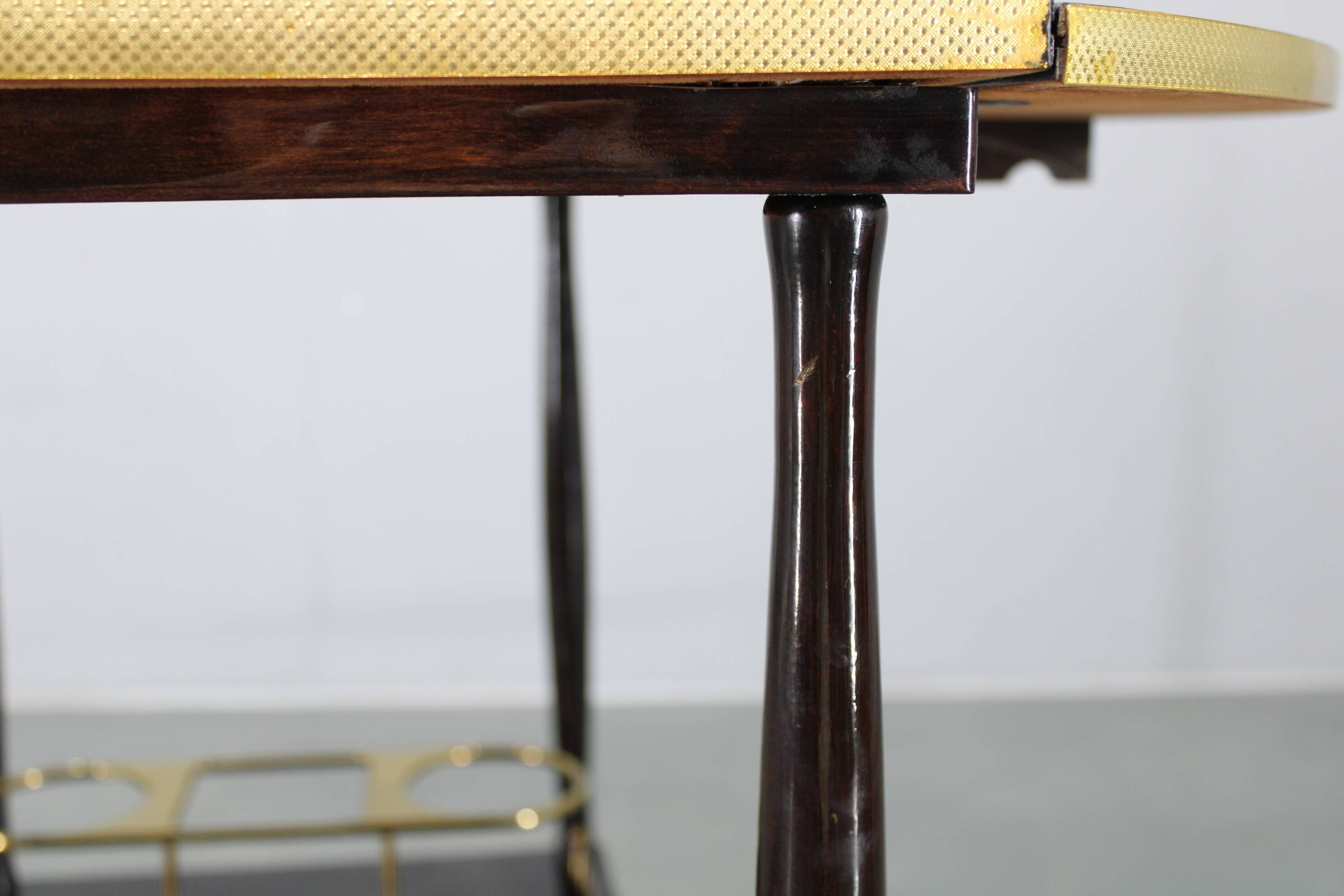 Italian mid-century bar cart with folding leaves, brass and wood