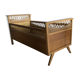 Lit bébé vintage en bois et rotin année 60