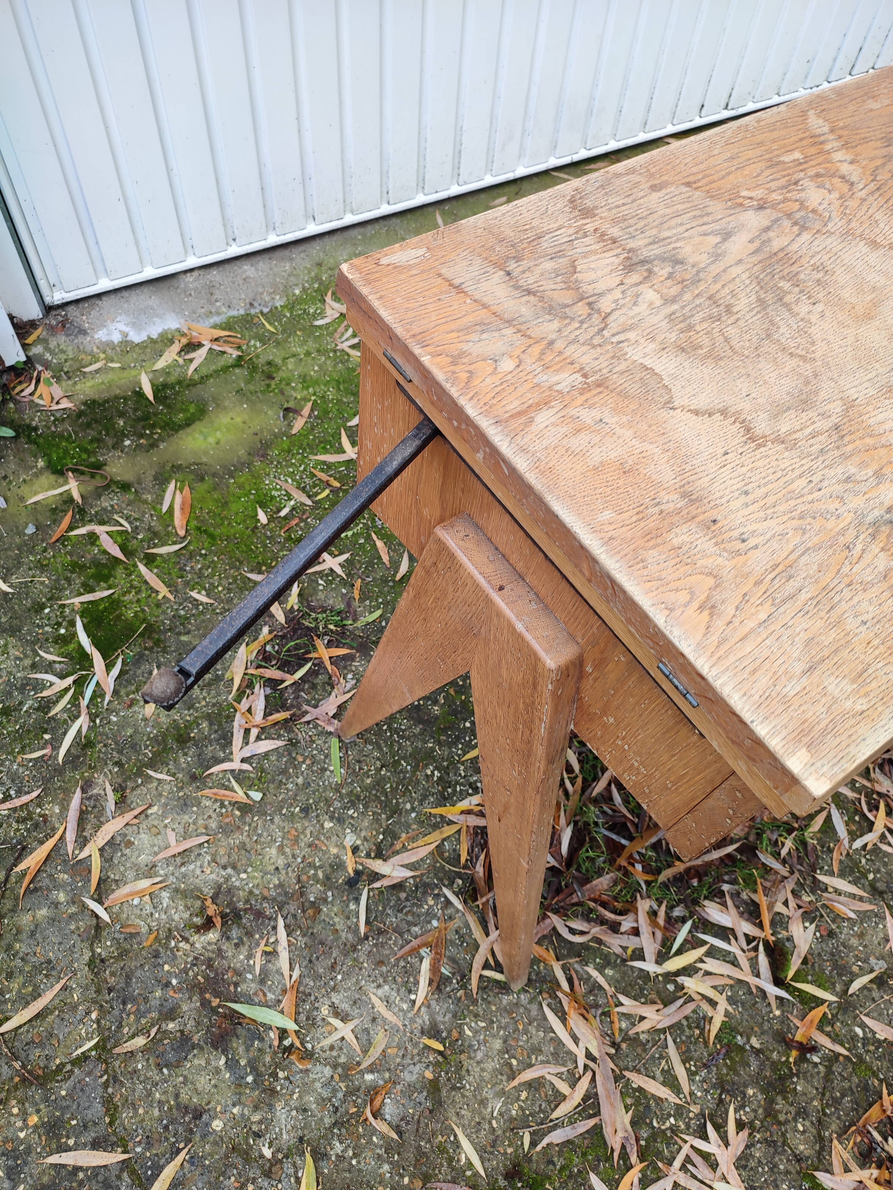 Sewing desk foot compass machine singer