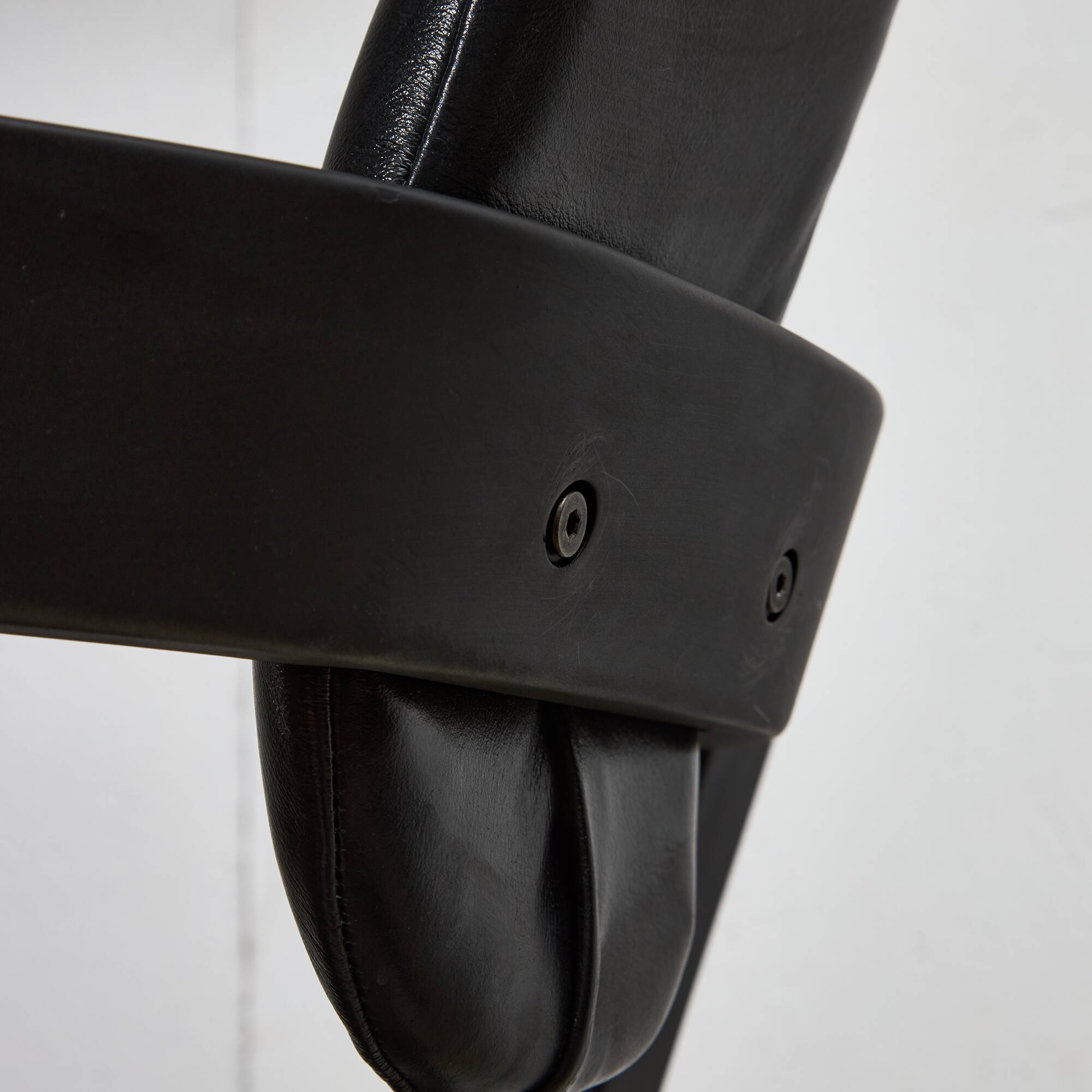 Chaise Ergonomique Pendule en Cuir Noir par Peter Opsvik pour Stokke, 1983