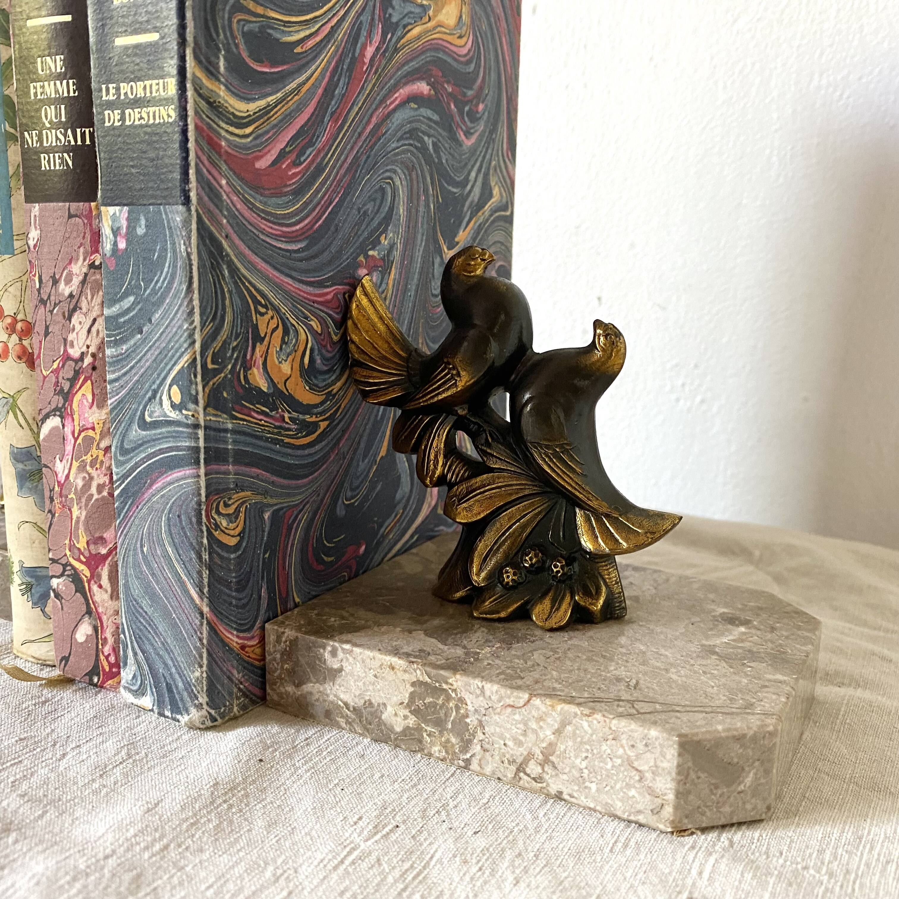 Pair of pigeon bookends