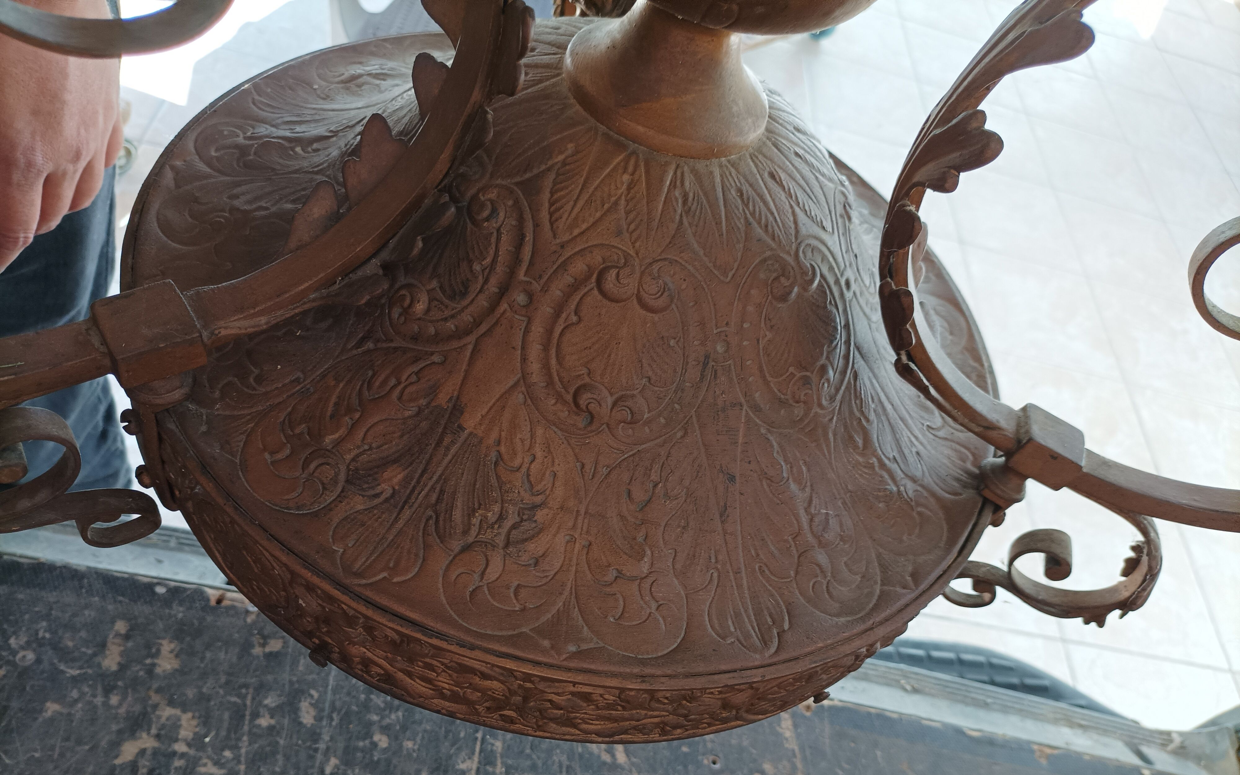 Suspension in brass and bronze Renaissance style