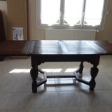 Flemish oak table with extensions