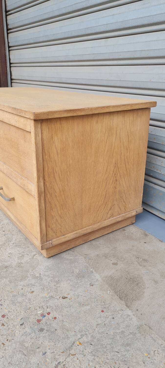 Raw oak chest