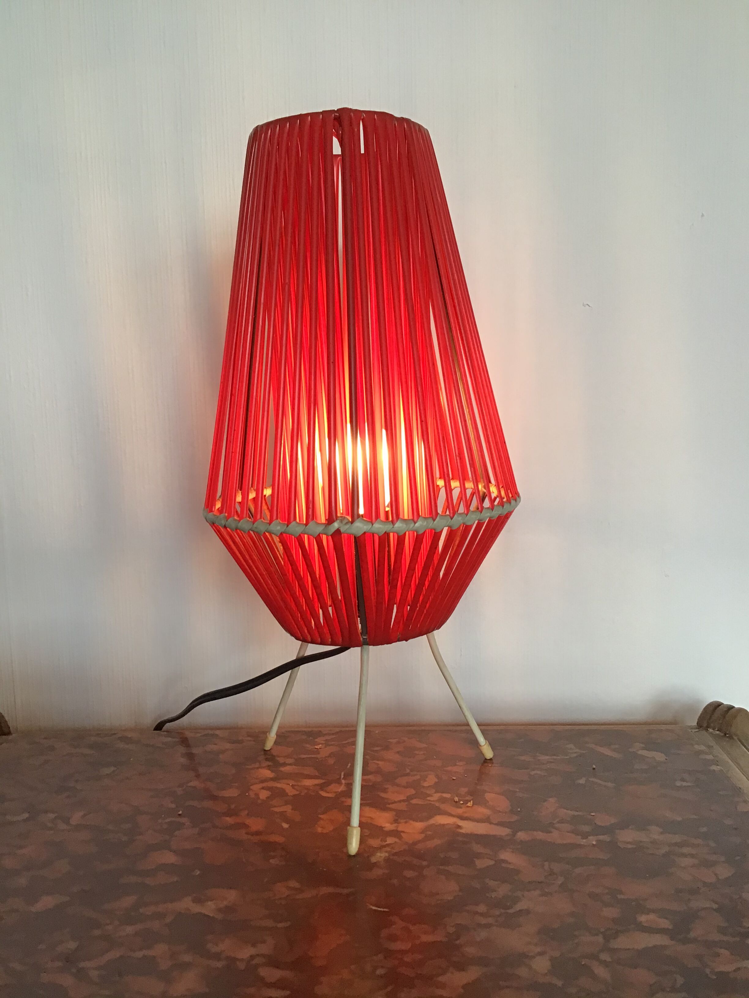 Vintage 60s scoubidou lamp