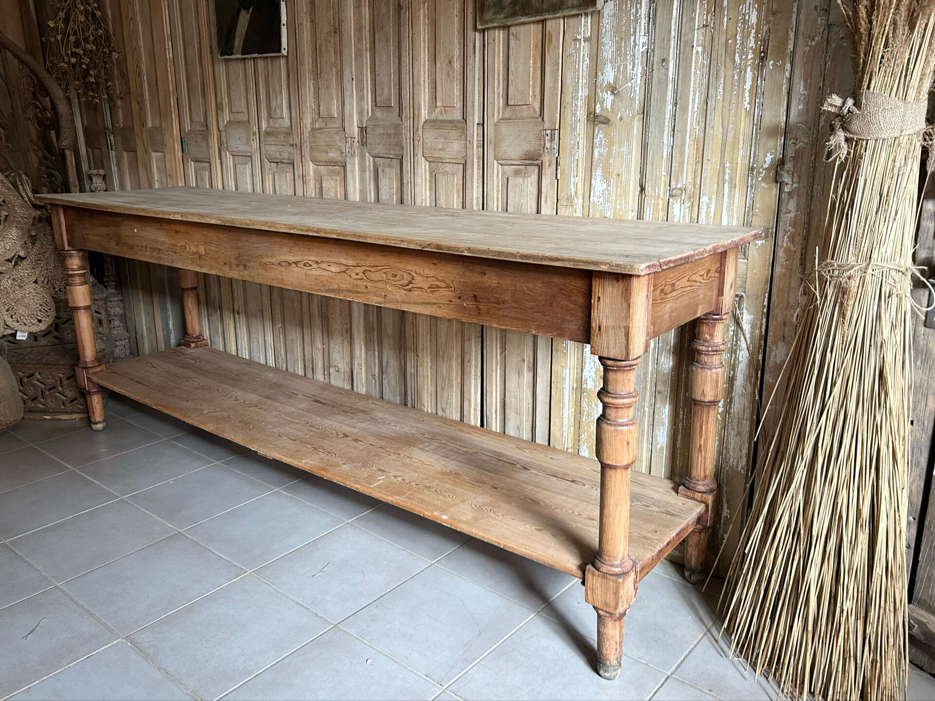 Old cloth merchant's table