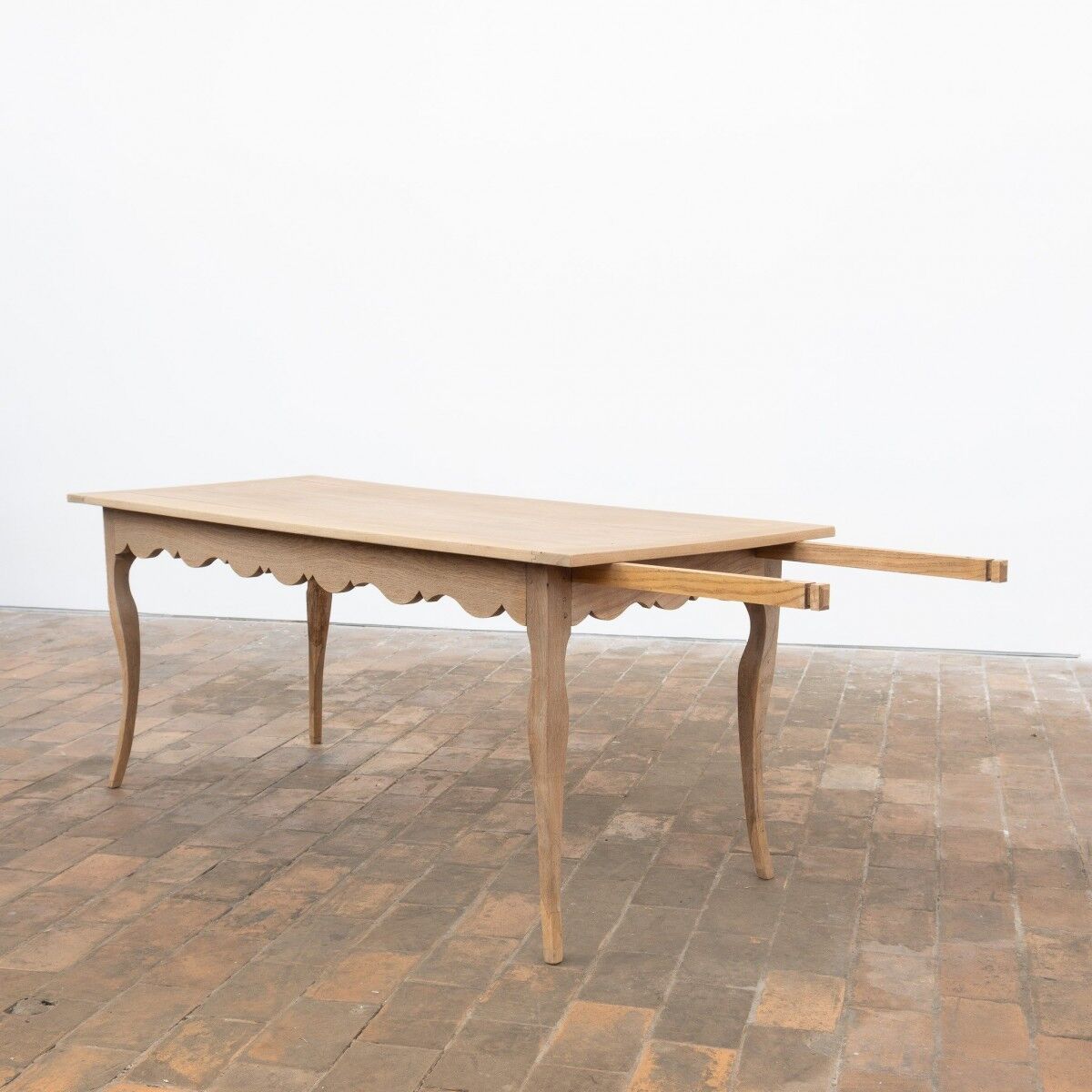 Ancienne table de ferme en chêne à rallonge – XIXe siècle