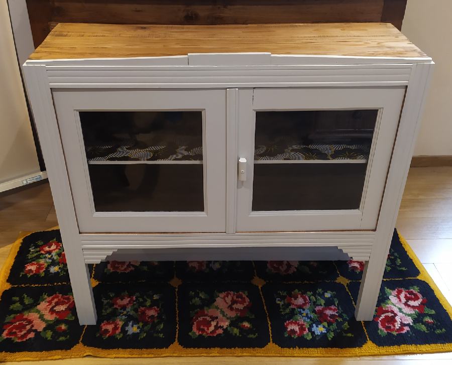 Buffet showcase