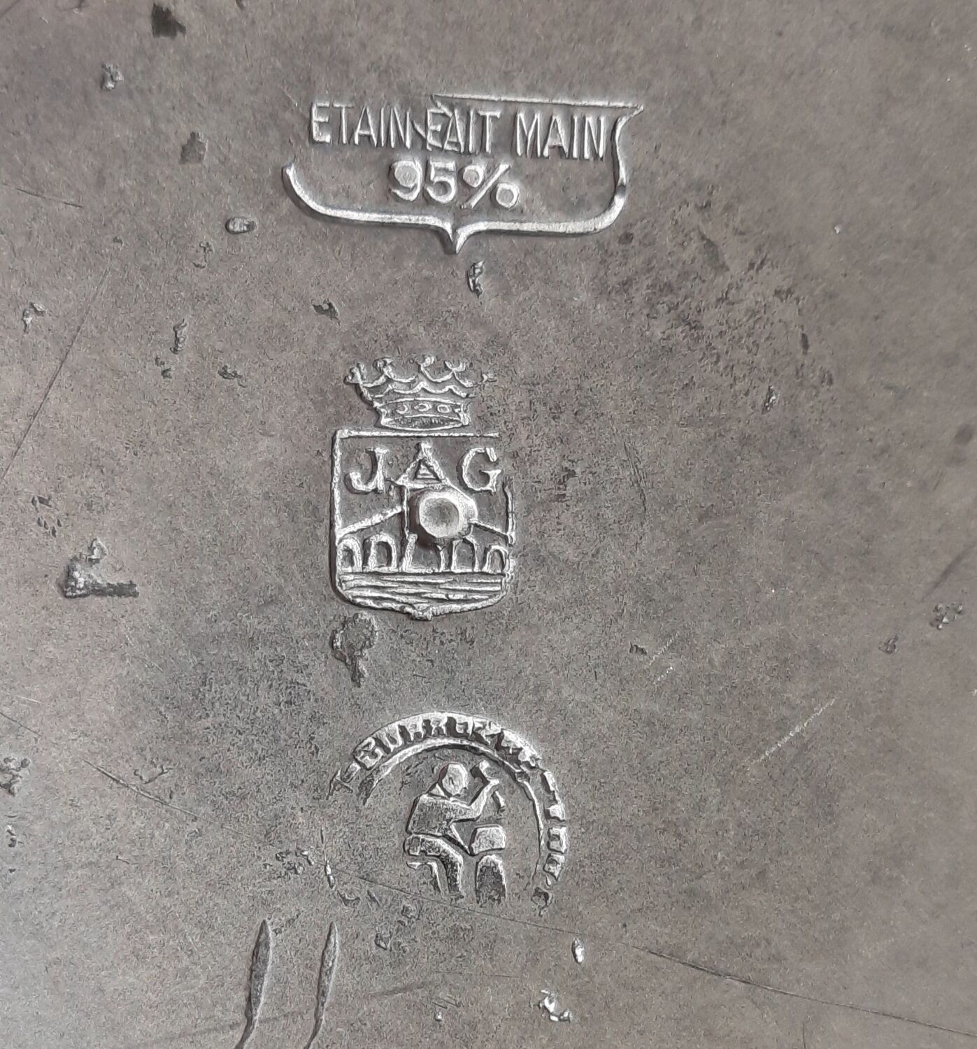 Ice bucket (or champagne bucket)