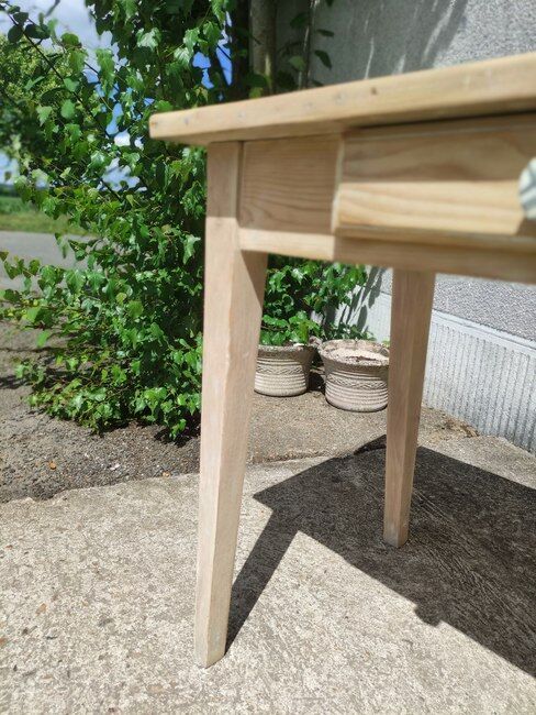Farm table