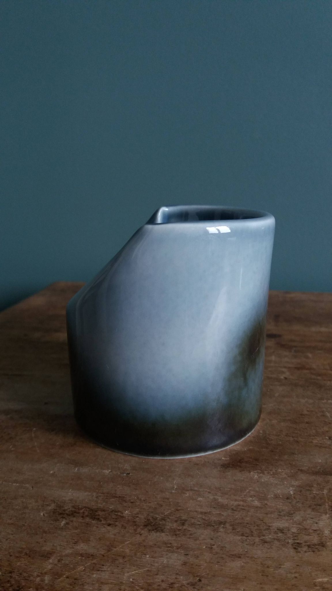 Vase Virebent porcelaine forme rouleau cylindre à col plongeant