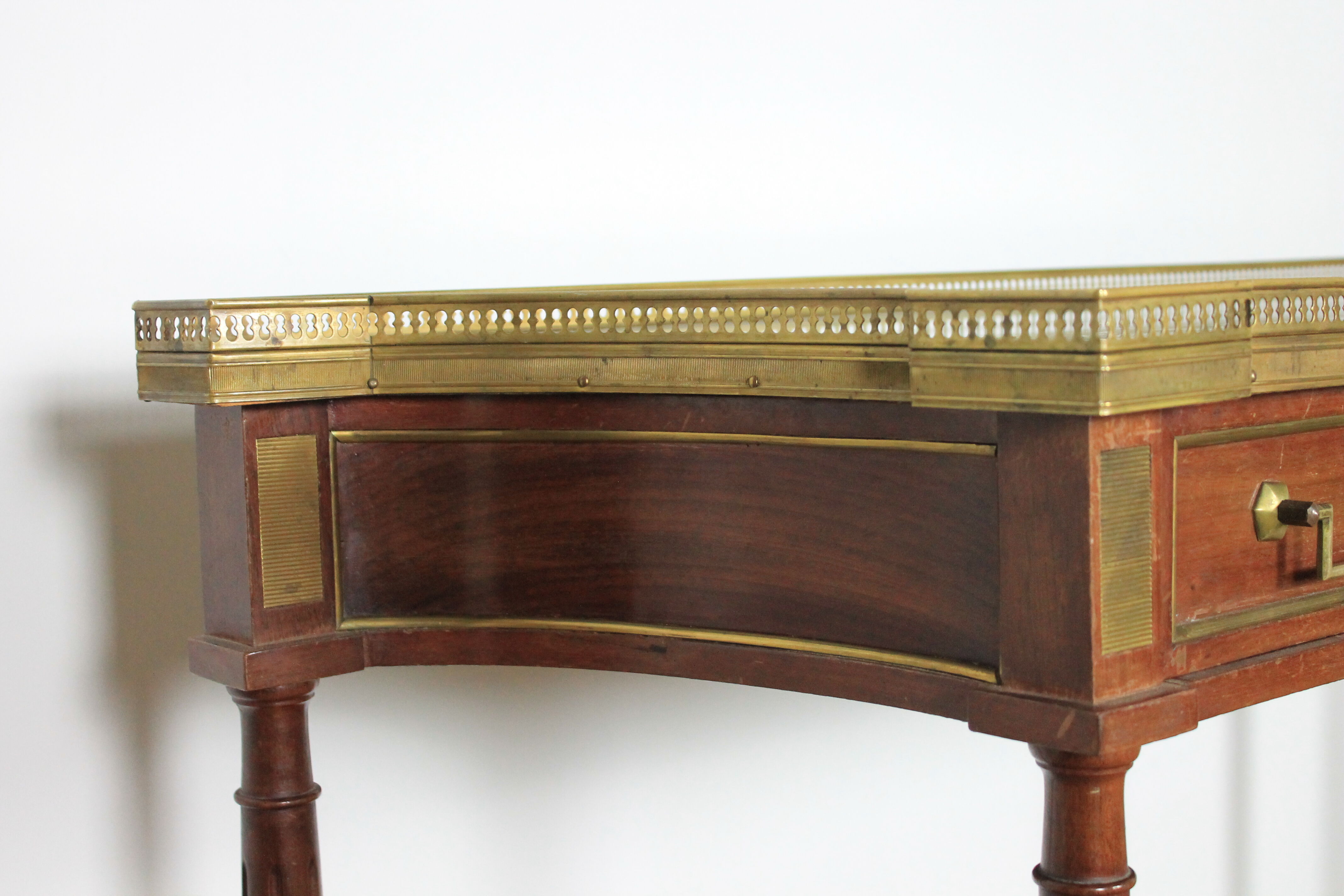 Console Louis XVI