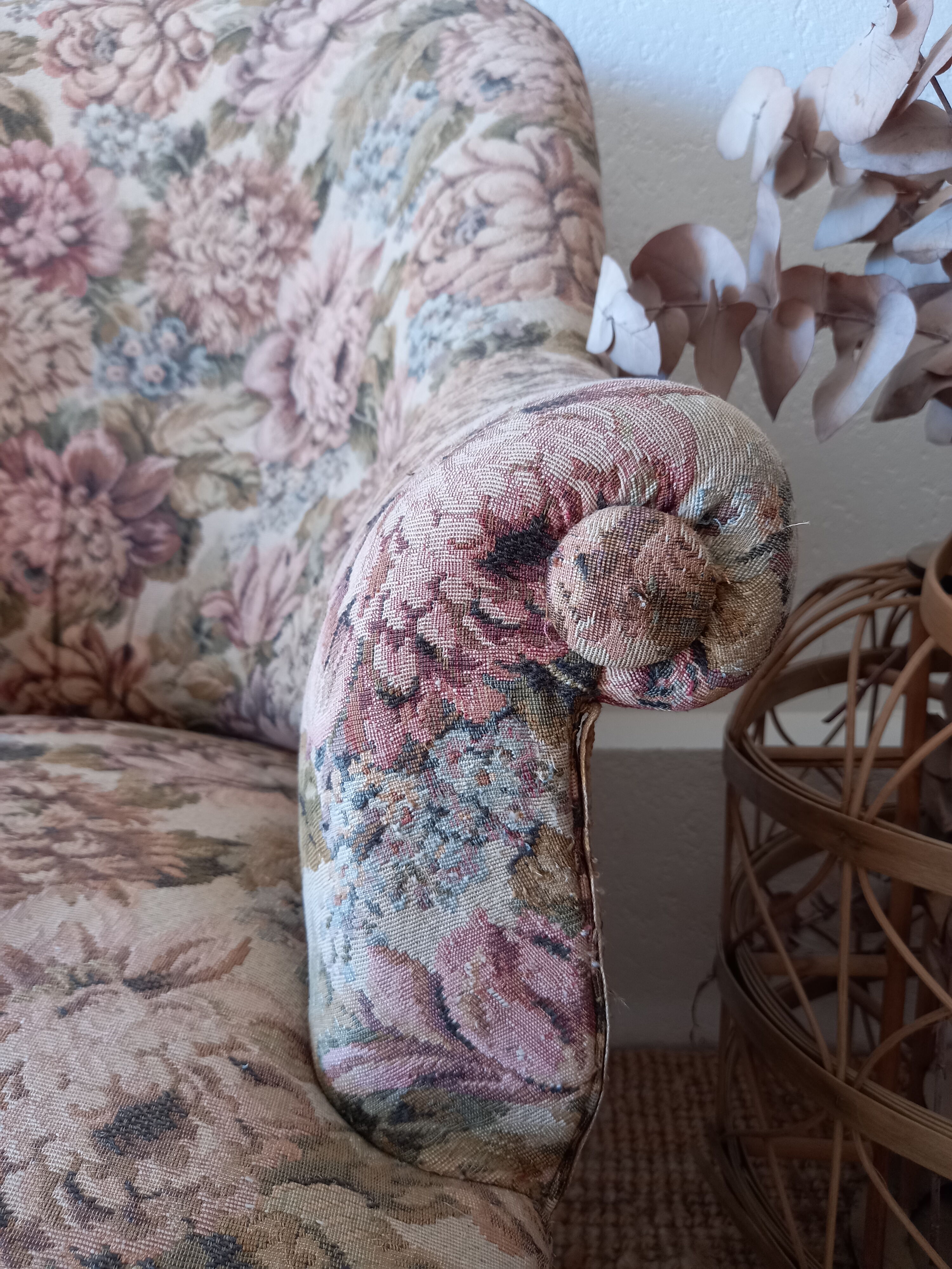 Toad armchair