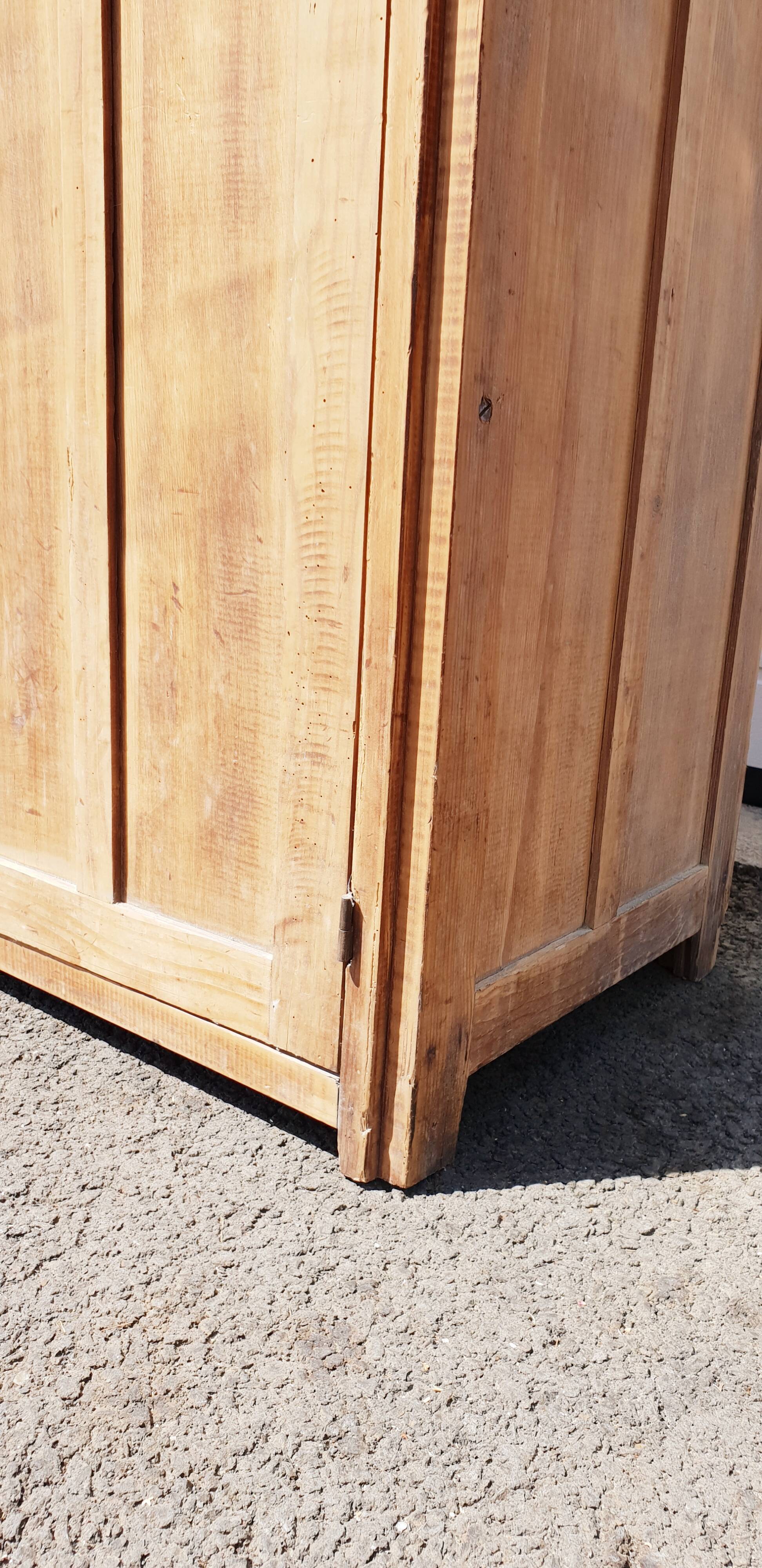 Armoire Parisienne vintage