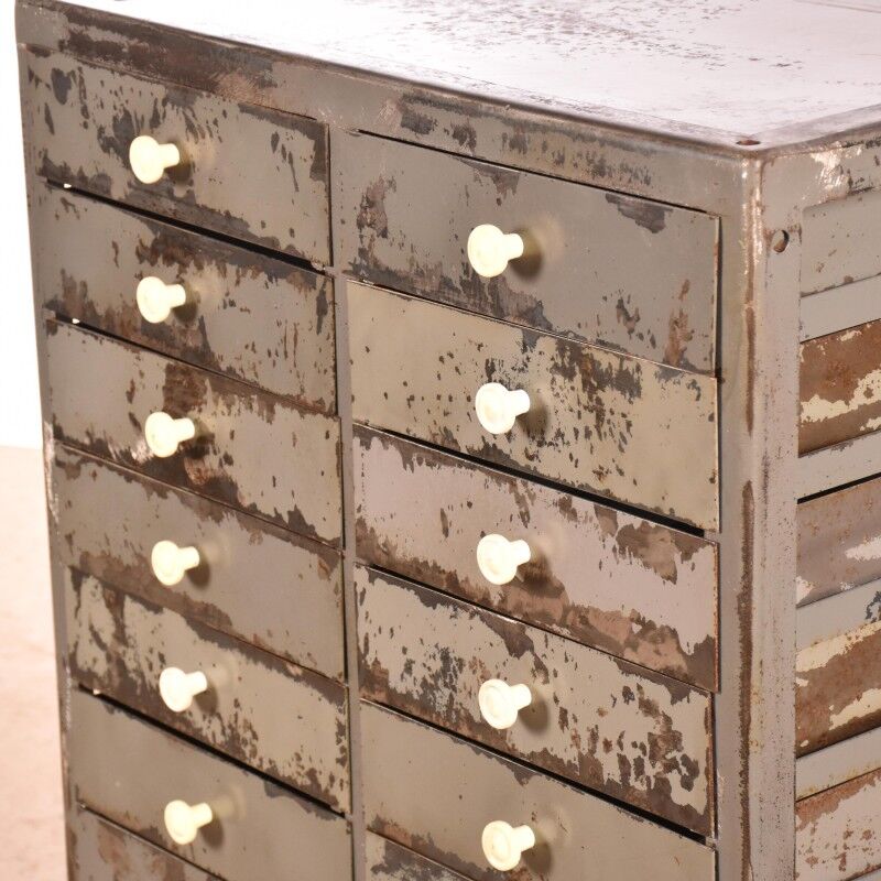 Commode industrielle grise