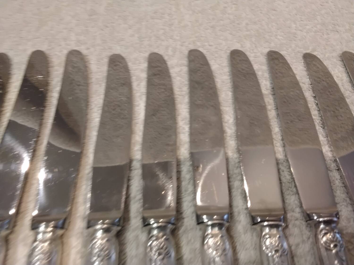 12 silver-plated dessert knives by silversmith Florian Frionnet, 21.2cm