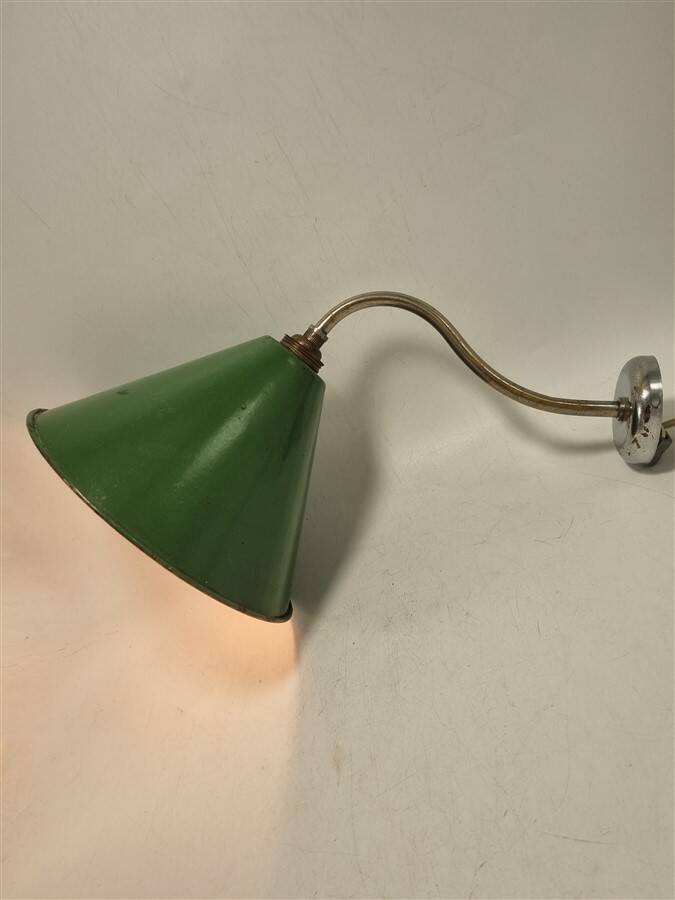 Enameled sheet metal wall light