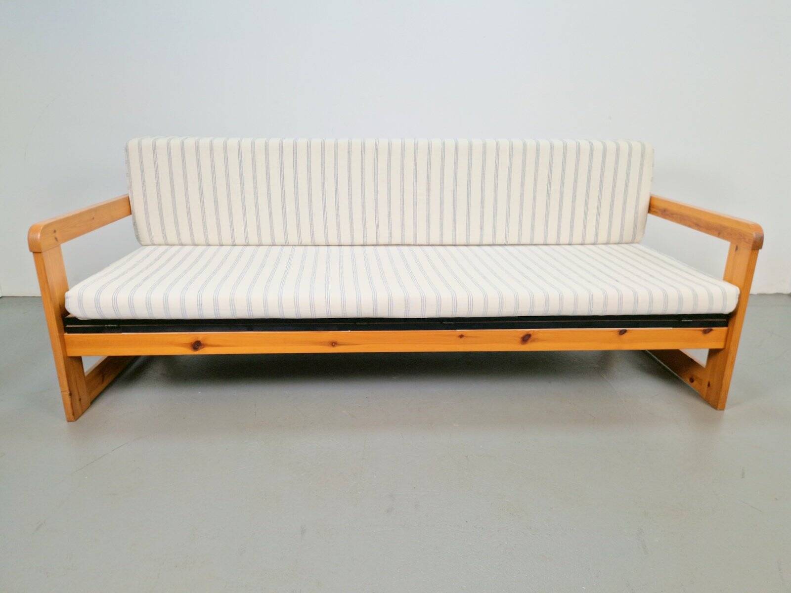 Lit de jour en pin scandinave moderne, années 1970