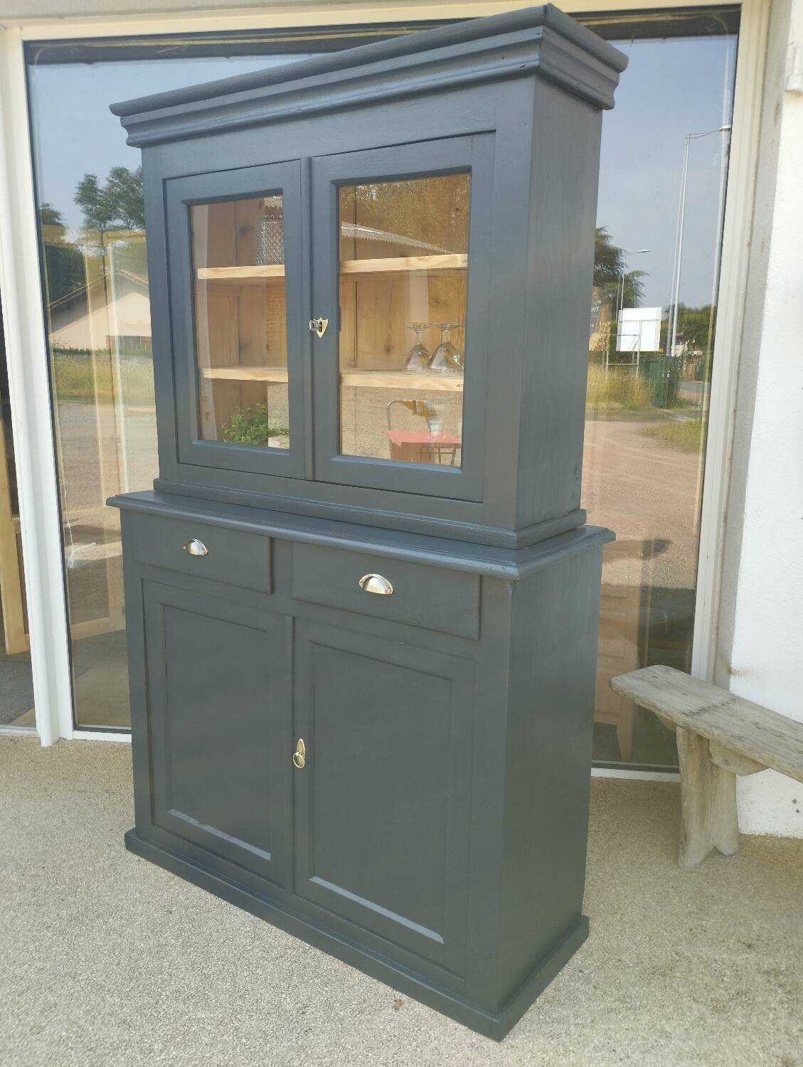 Anthracite dresser