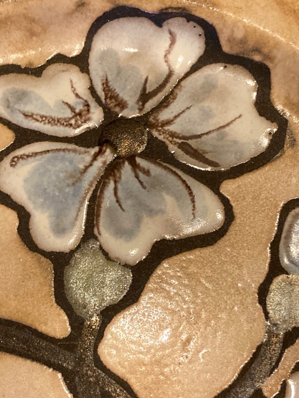 Ceramic plate, flower decoration, monogram to be identified on the back