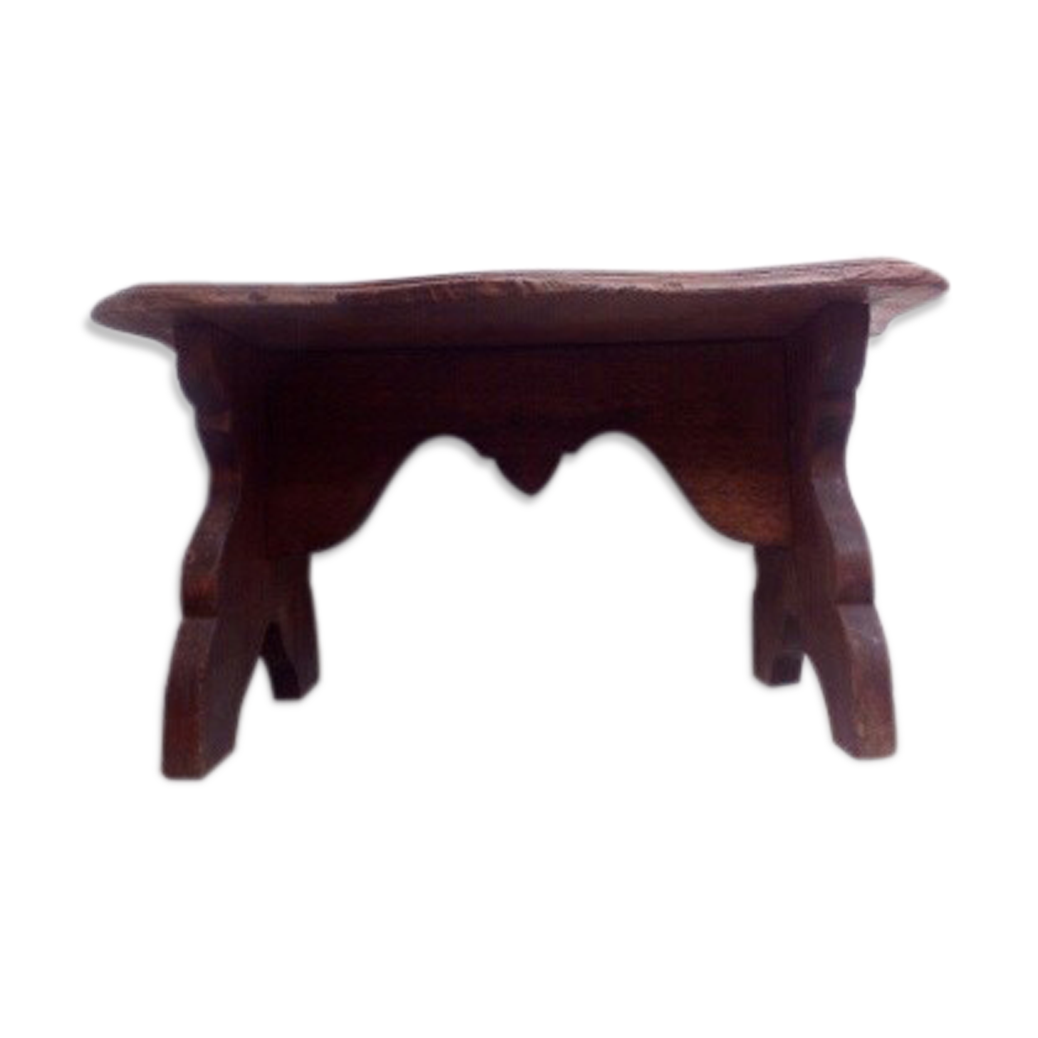 small bench rests feet