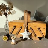 Wooden sewing box - worker