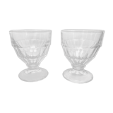 2 wine glasses