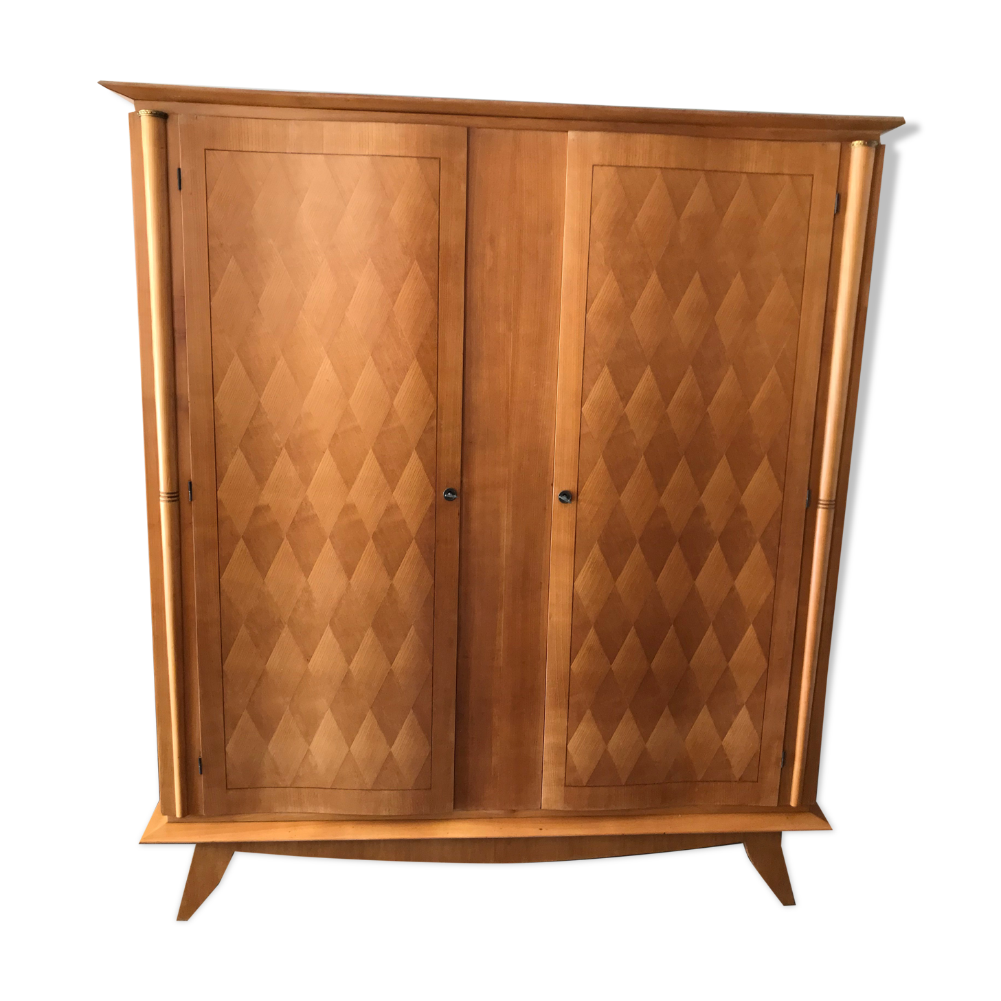 Inlaid cabinet