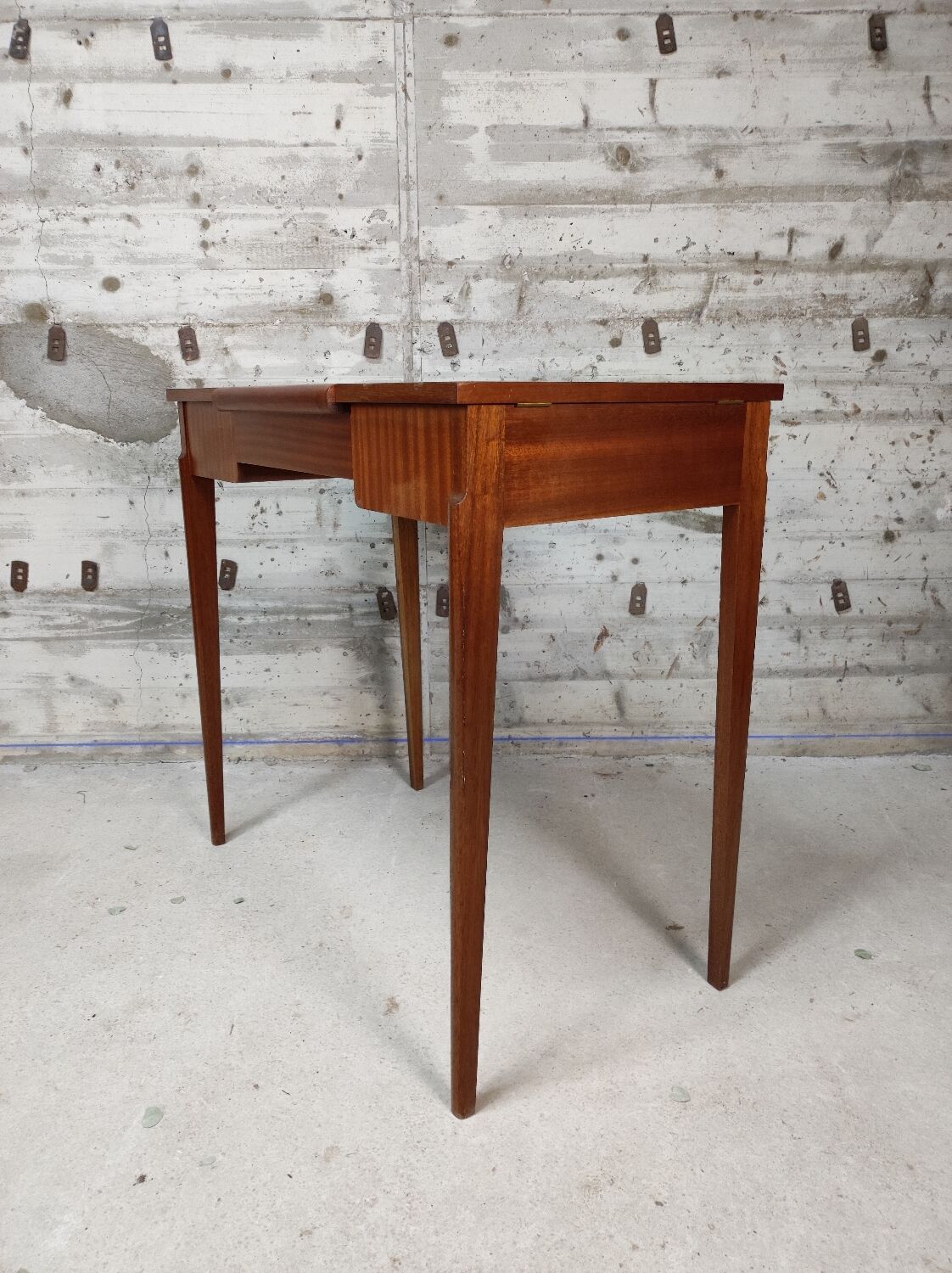 Wooden dressing table