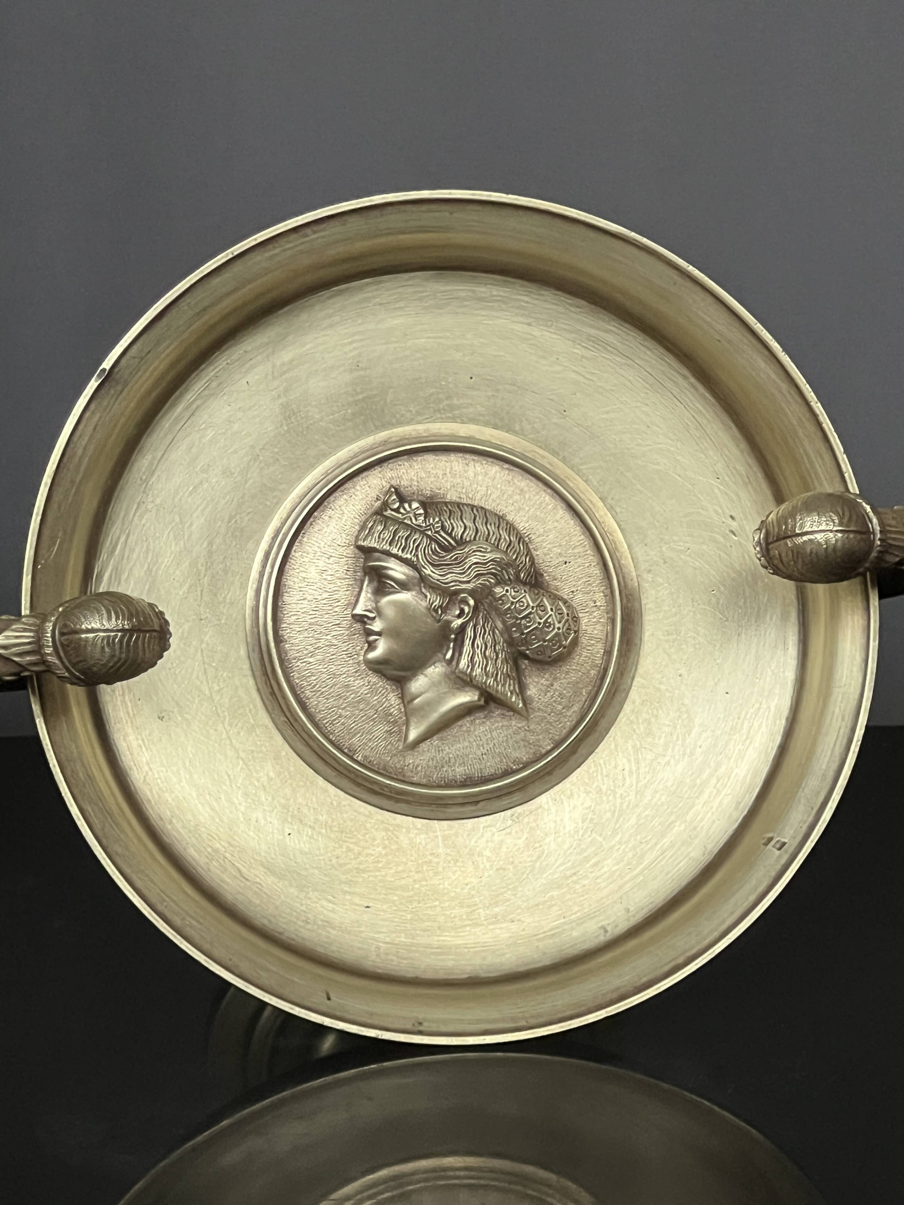 Pair of bronze sweet bowls.