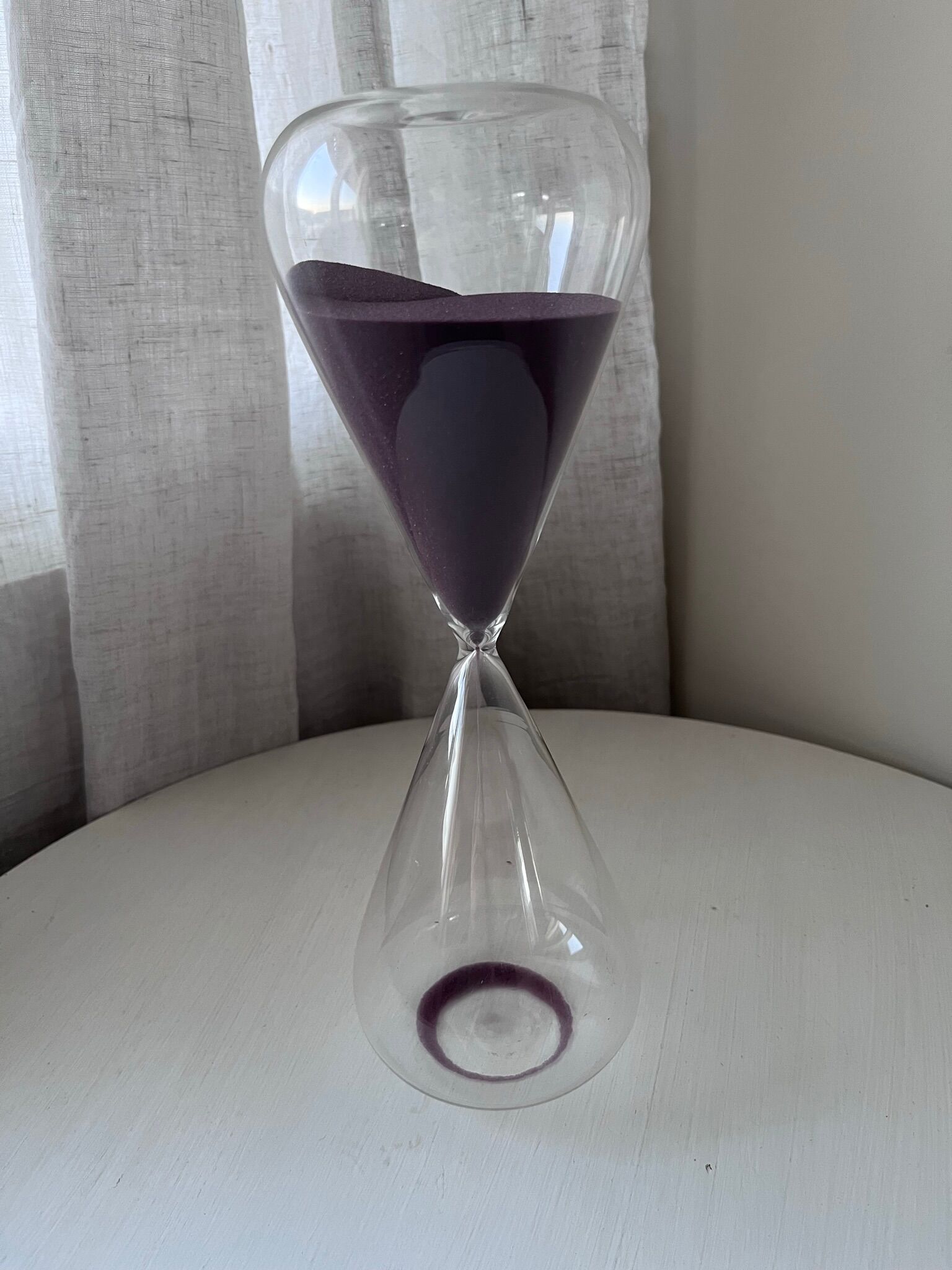 Glass hourglass