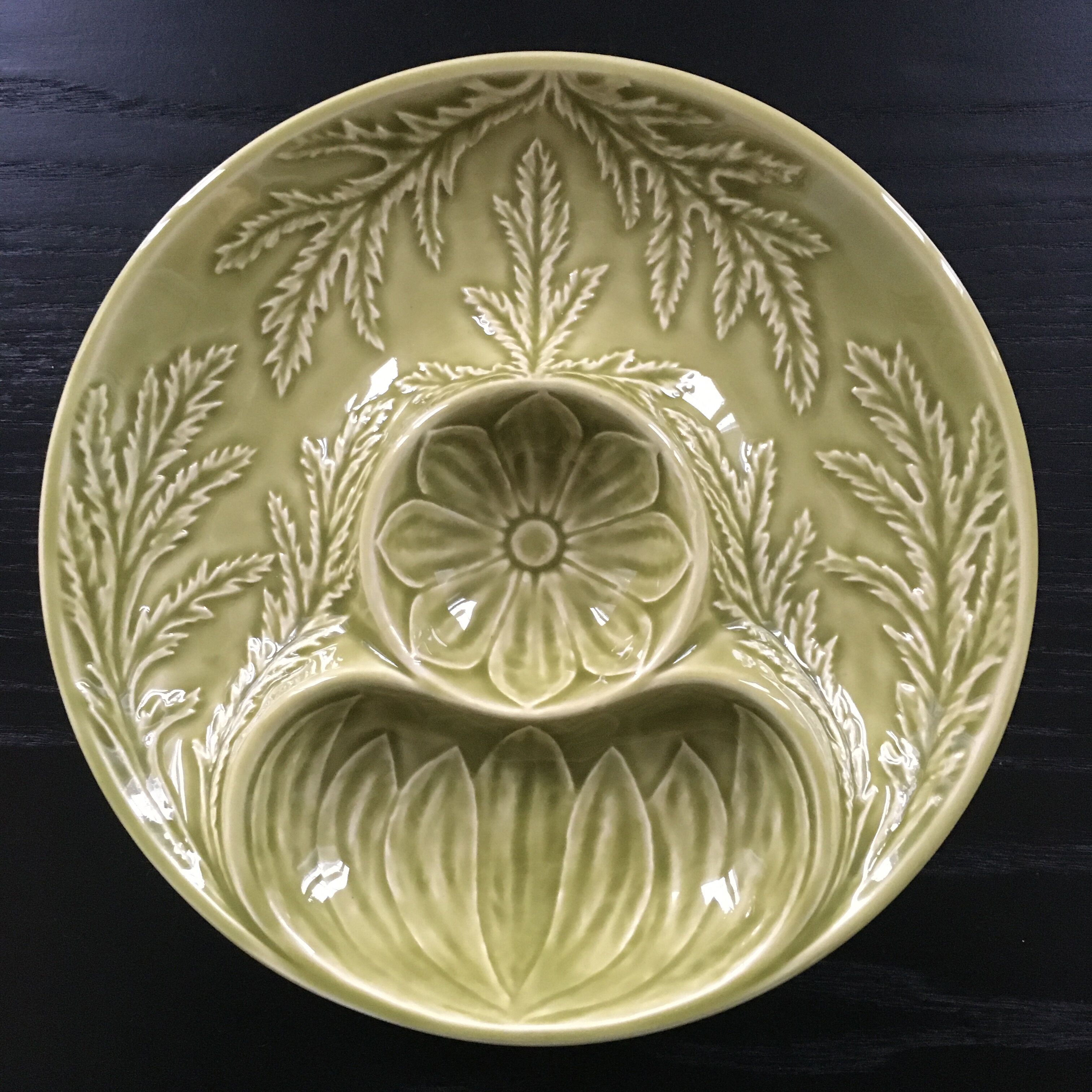 Appetizer serving dish for barbotine