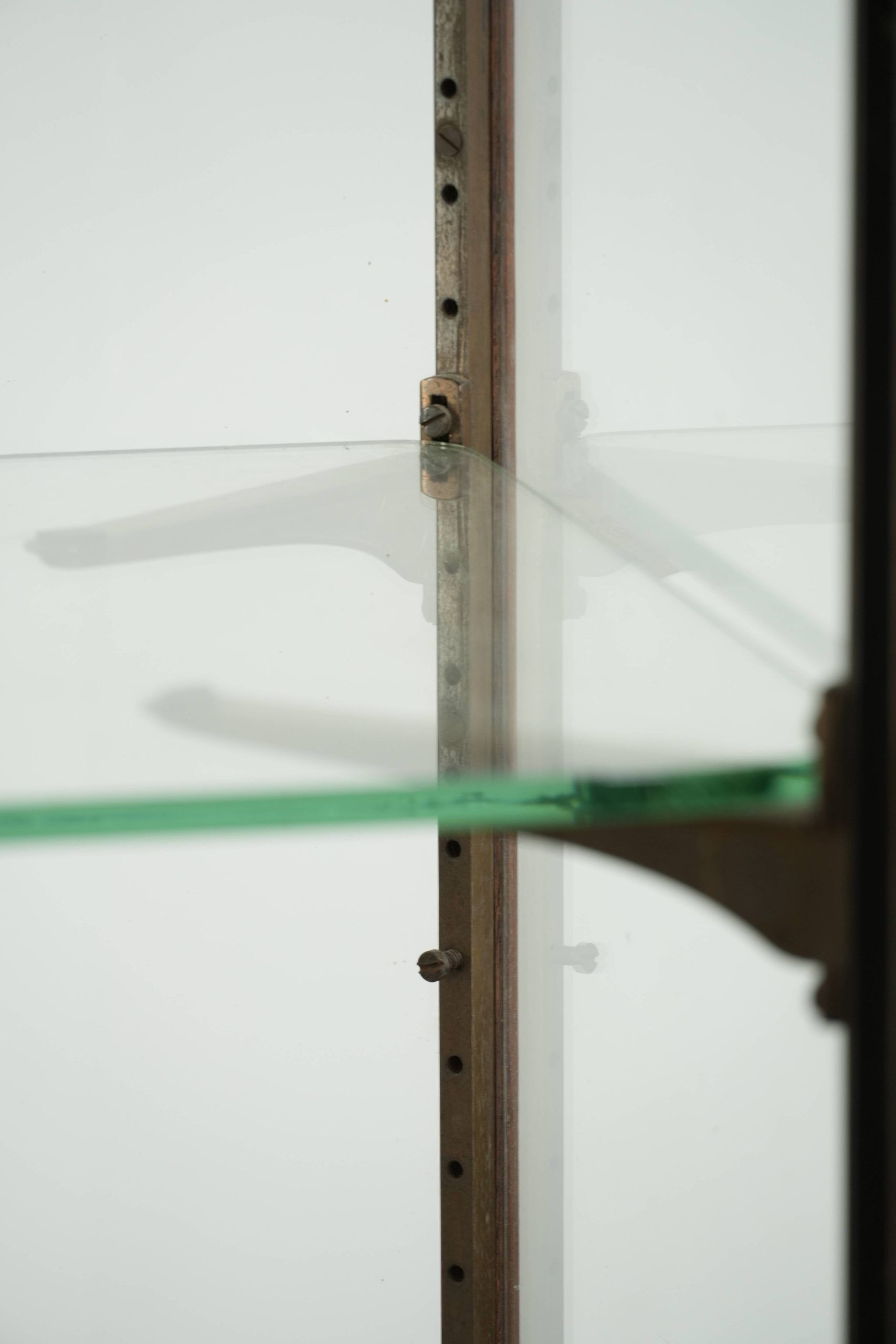 Vitrine en chêne anglais du 19ème siècle