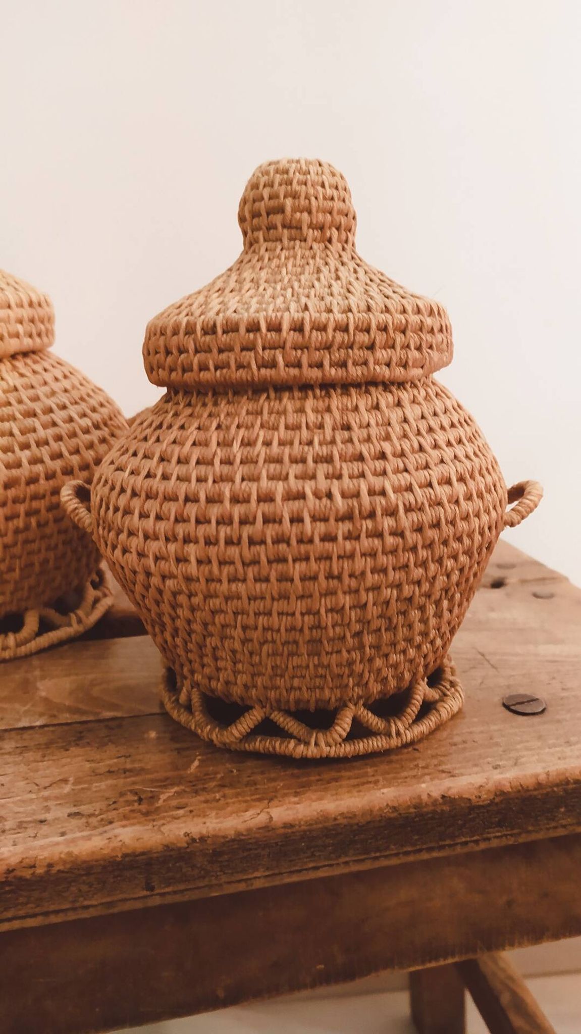 Duo de paniers vintage en vannerie artisanale • Pièces décoratives