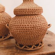 Duo de paniers vintage en vannerie artisanale • Pièces décoratives