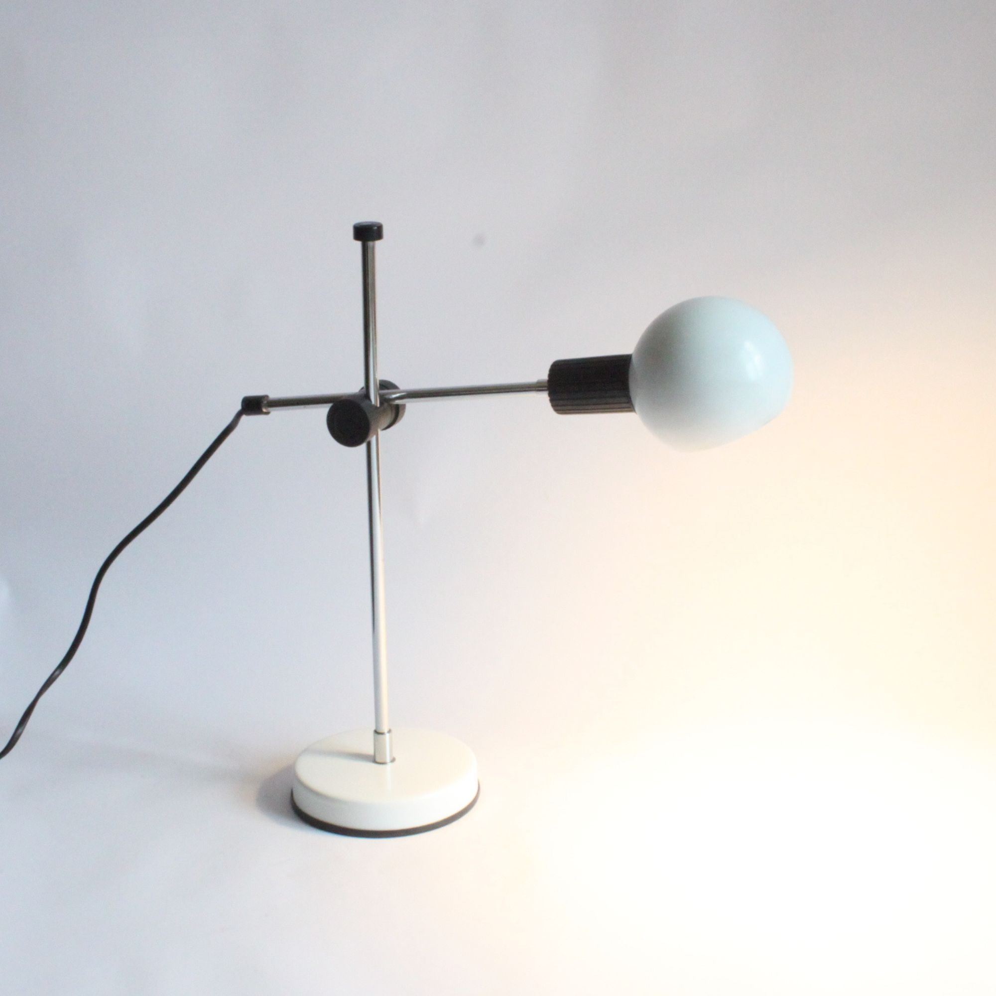 Veneta lumi italian swing arm desk office lamp 1980s