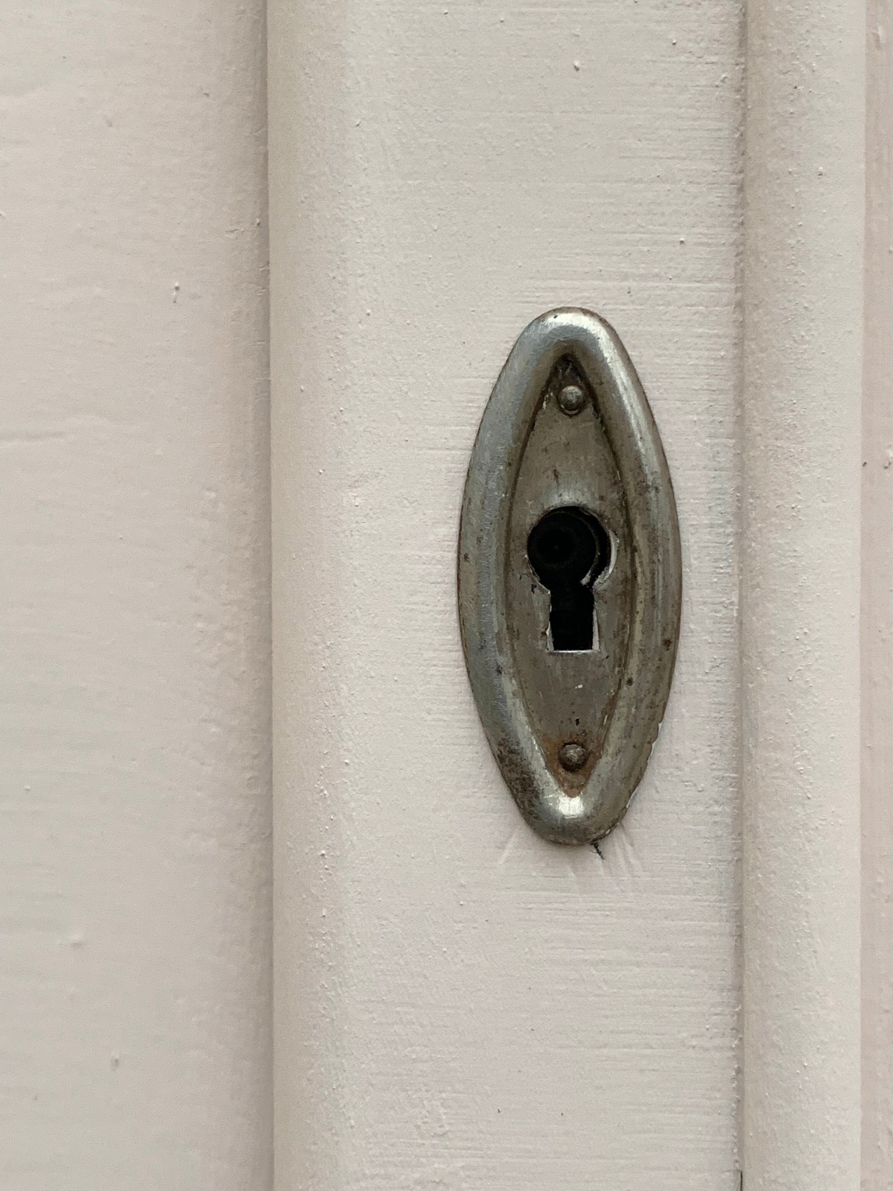 Parisian bonnetière cabinet nude 1930