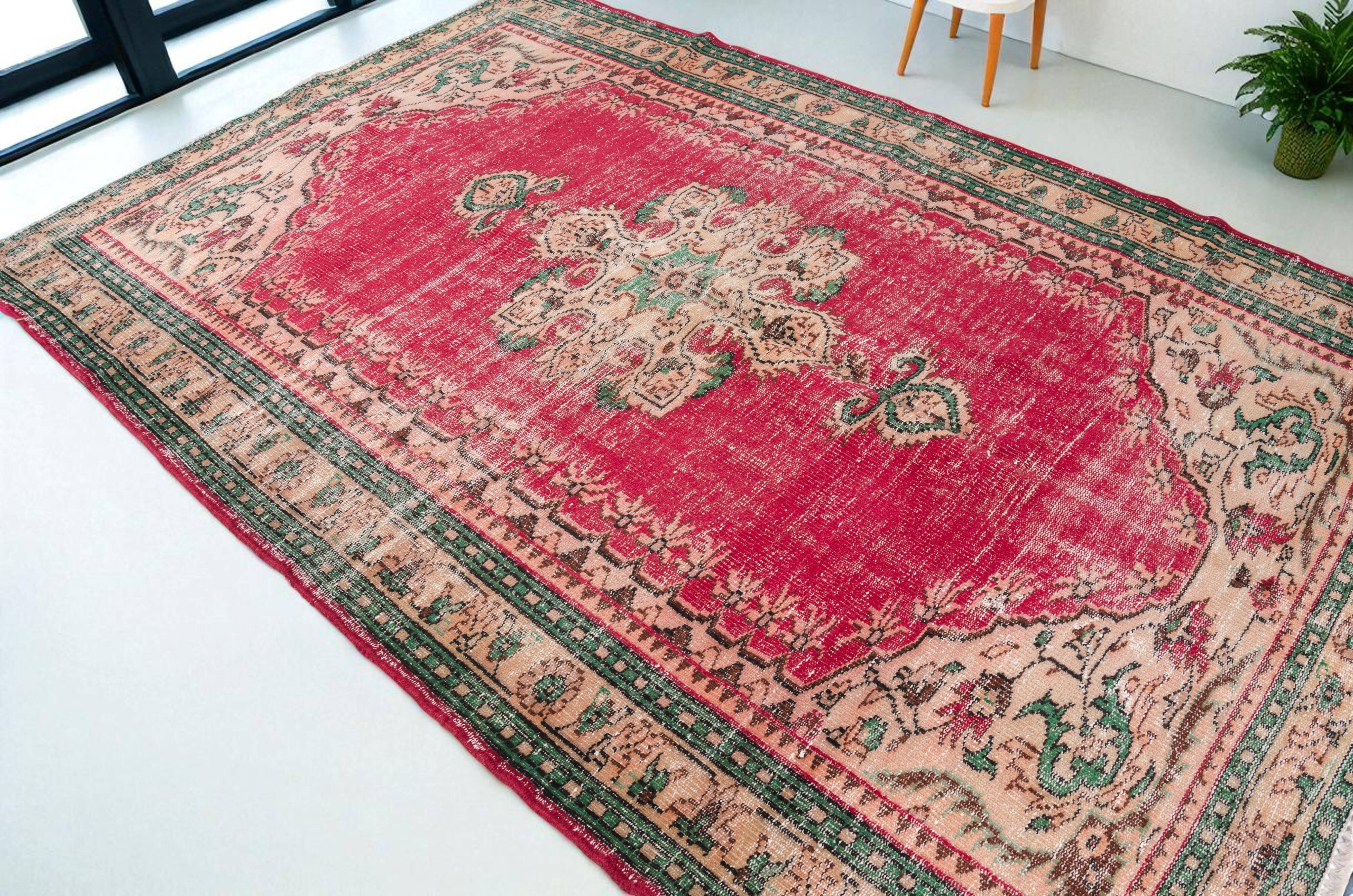 One  a KiND vİNTAGE tURKİSH oUSHAK rUG  SKU 2004