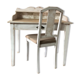 Dressing table with chair