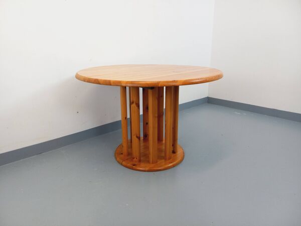 Table à manger ronde scandinave vintage style Rainer Daumiller en pin